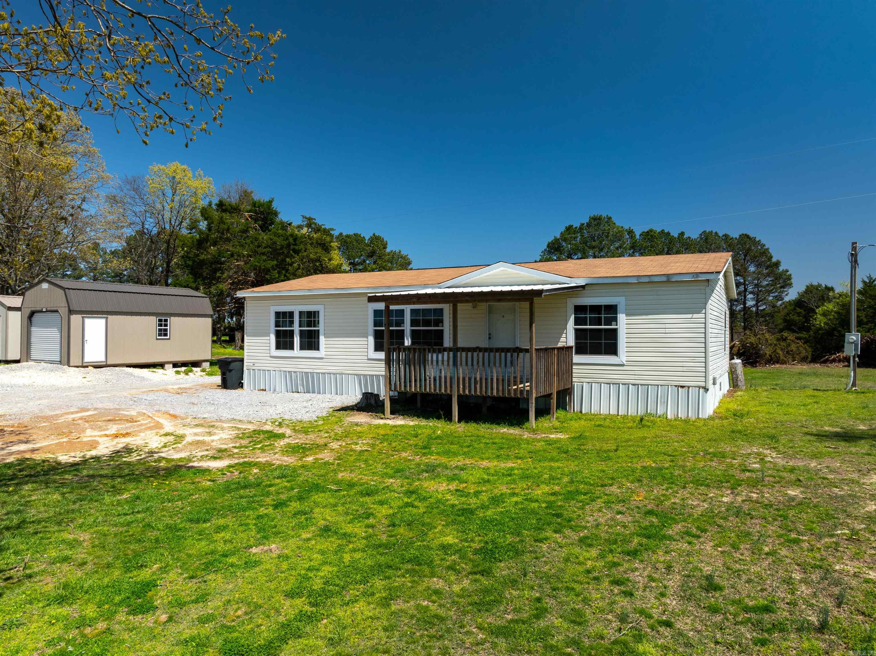 Just Listed ā Charming Home Near Cave City, Arkansas! Looking for that perfect place just outside of town? Weāve got just what you need! Located only 2.5 miles from Sonic in Cave City, this 2013 Clayton mobile home sits on approximately 1 acre in a peaceful rural settingāoffering the best of both worlds: quiet country living with quick access to town. Property Highlights: 3 bedrooms, 2 full bathrooms Approx. 1,404 sq ft of comfortable living space Central heat & air ā all electric Primary suite features a walk-in shower AND a relaxing soaker tub Roof was replaced about 3 years ago Septic system, City Water (per seller) Whether you're looking to downsize, buy your first home, or invest in a peaceful retreat close to town, this home is a must-see! Peaceful rural area, yet minutes from town conveniences. Equal Housing Opportunity.