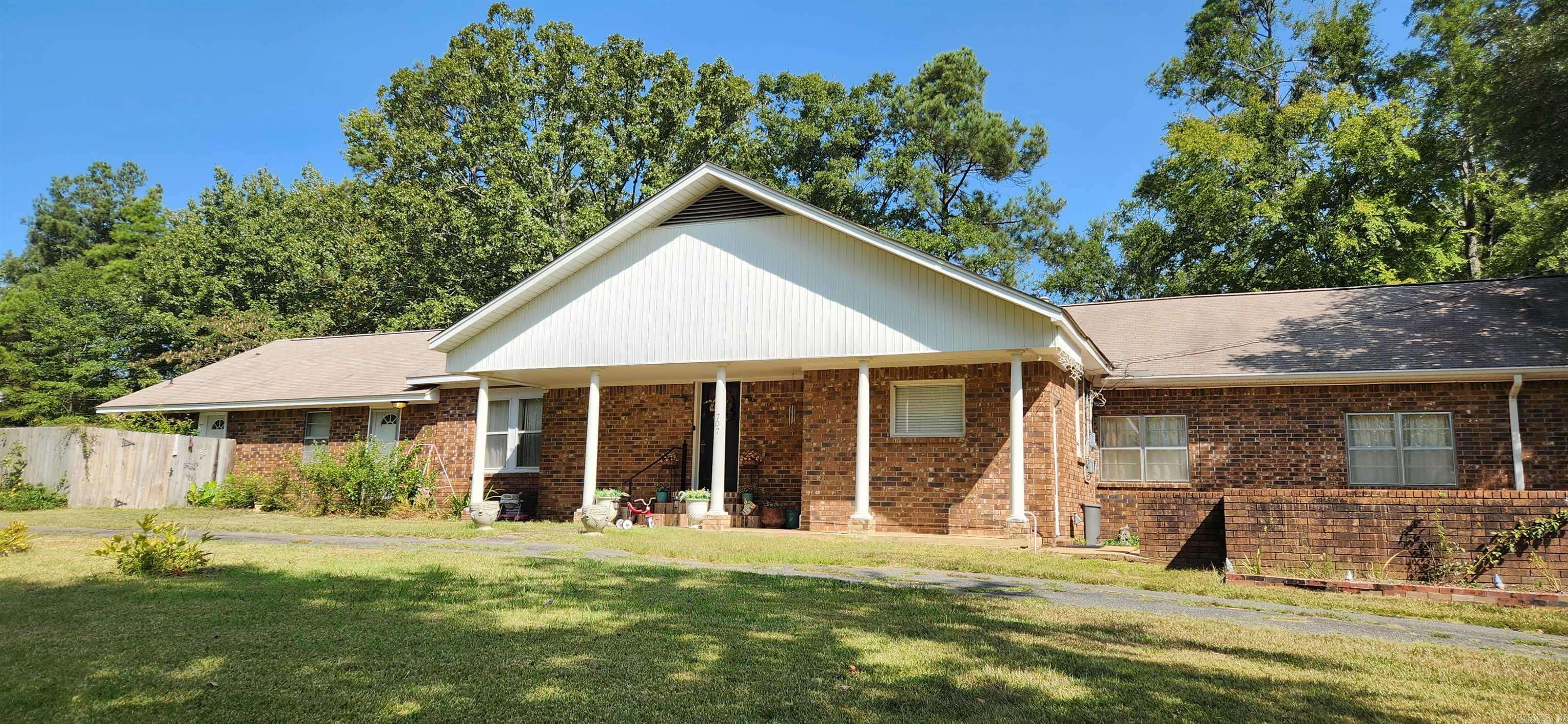This charming home sits on almost 4 acres in the heart of Twinkle Town. It has 5 bedrooms and 5 baths!! There's an office/library room with lots of shelving for your good reads. It also has a large family room for all your entertaining along with a formal living room and dining room. Move your guests outside to the patio for some grilling and fun by the inground pool, fully enclosed by privacy fence. It also has another fenced in area for sitting and relaxing or housing your pets. Home has lots of updates within the last year , new flooring, painting, hot water tank, pool cover, and privacy fencing. Property has a survey, beautiful landscaping and circle driveway. Get your pre approval and let's go take a look!!