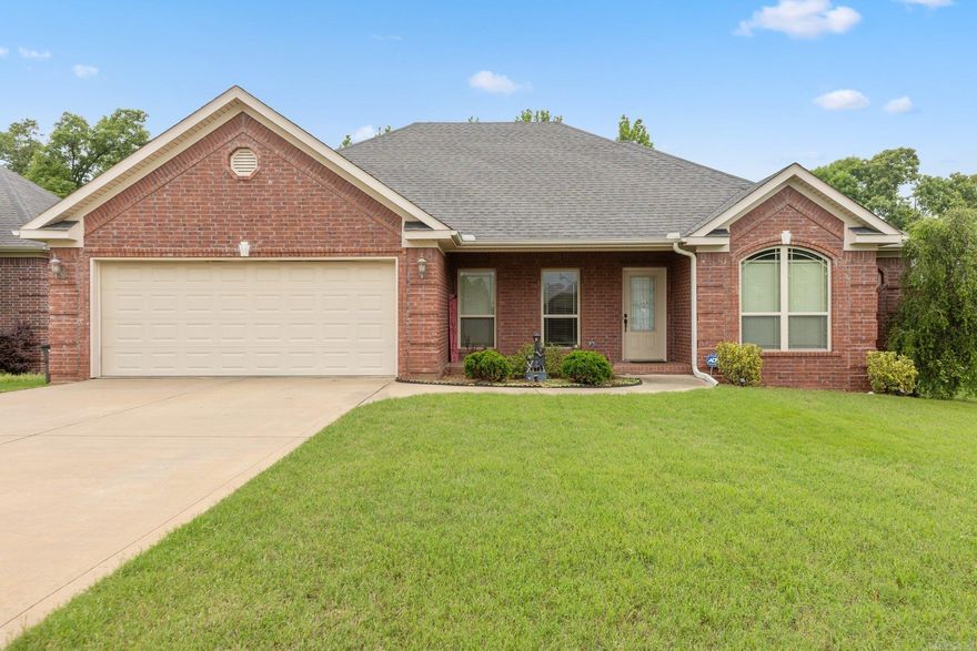 This beautiful move in ready home has four bedrooms all with walk-in closets. .This home also as two full baths. The open floor plan will let you cook and entertain your guests. The split floor plan is another great feature of the property. The great-room has Maple cabinets, granite counter tops, island, hardwoods, stainless steal appliances & 11' ceilings.  Master suite offers 2 walk-in closets, double vanity, separate shower & jetted tube. Make an appointment today.(see agent remarks)