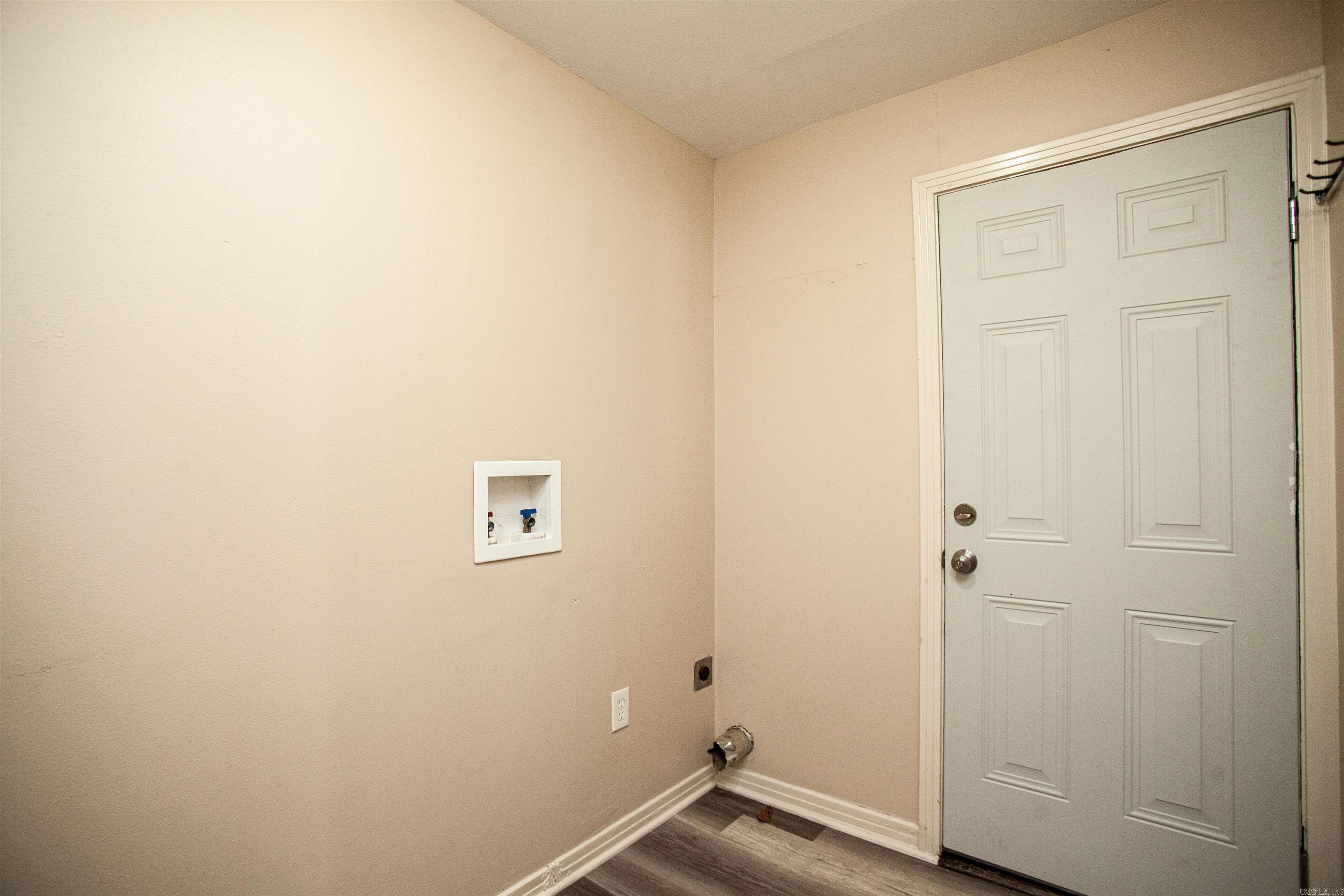 1N-12-08 - Residential Lease