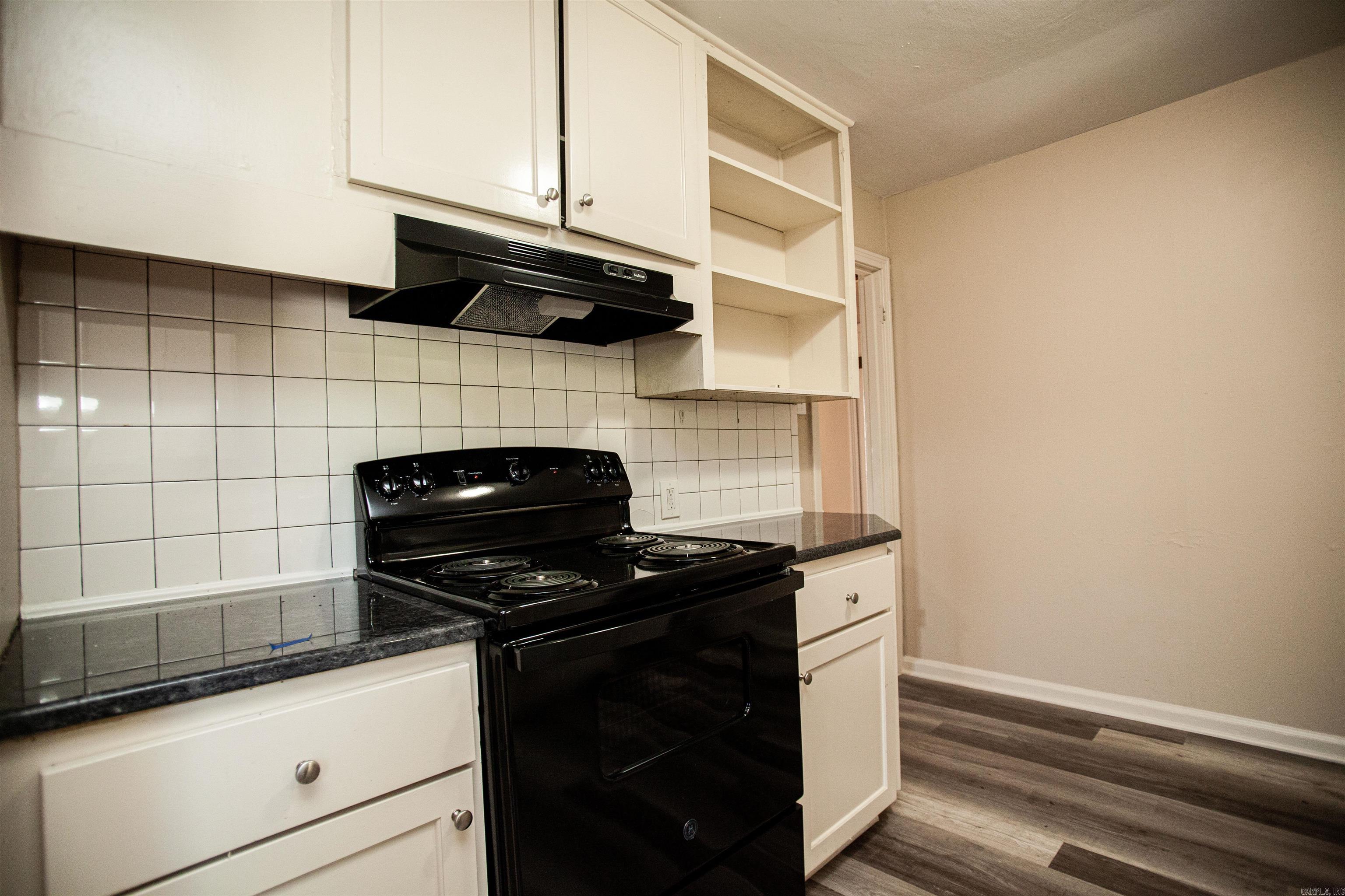 1N-12-08 - Residential Lease