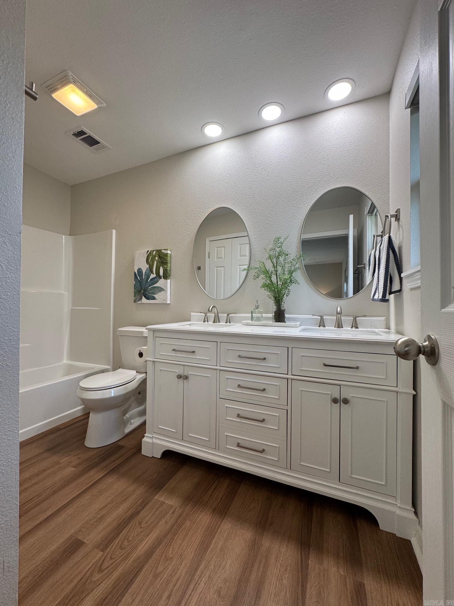 CEDAR RIDGE - Residential