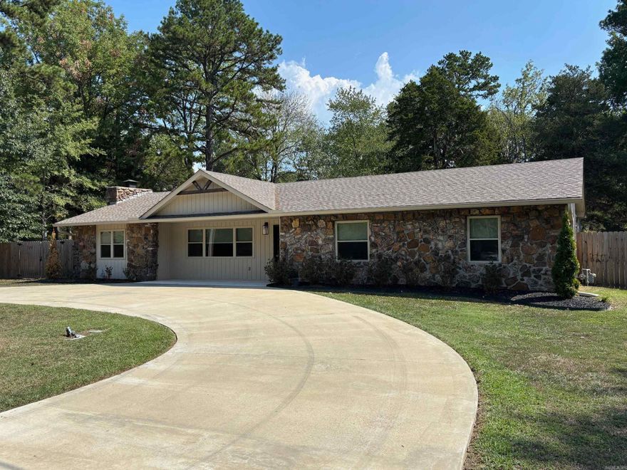 Nicely updated one story home with 3 bedrooms and 2 baths in the heart of Heber Springs with an easy walk to school and/or Sandy Beach.  New luxury vinyl plank flooring, recently remodeled kitchen and baths, fresh paint and custom roller window shades throughout make this home "move-in ready"! The fully fenced  backyard is spacious and private with a covered patio off the kitchen.  It even has a new storage building!  HVAC system is only 2 years old and the almost new refrigerator stays.