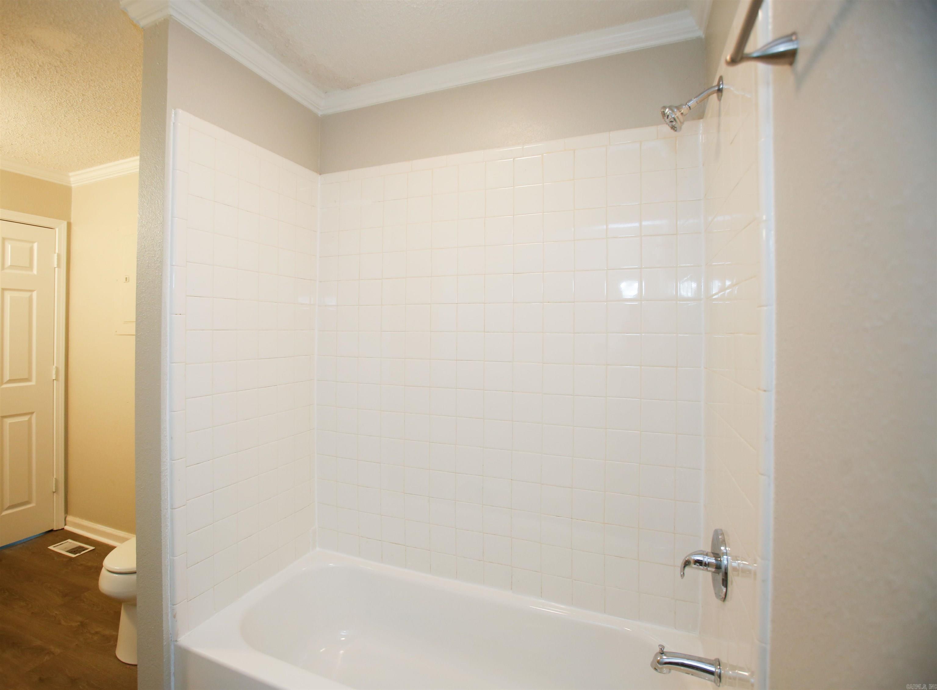 Pucketts CE - Residential Lease