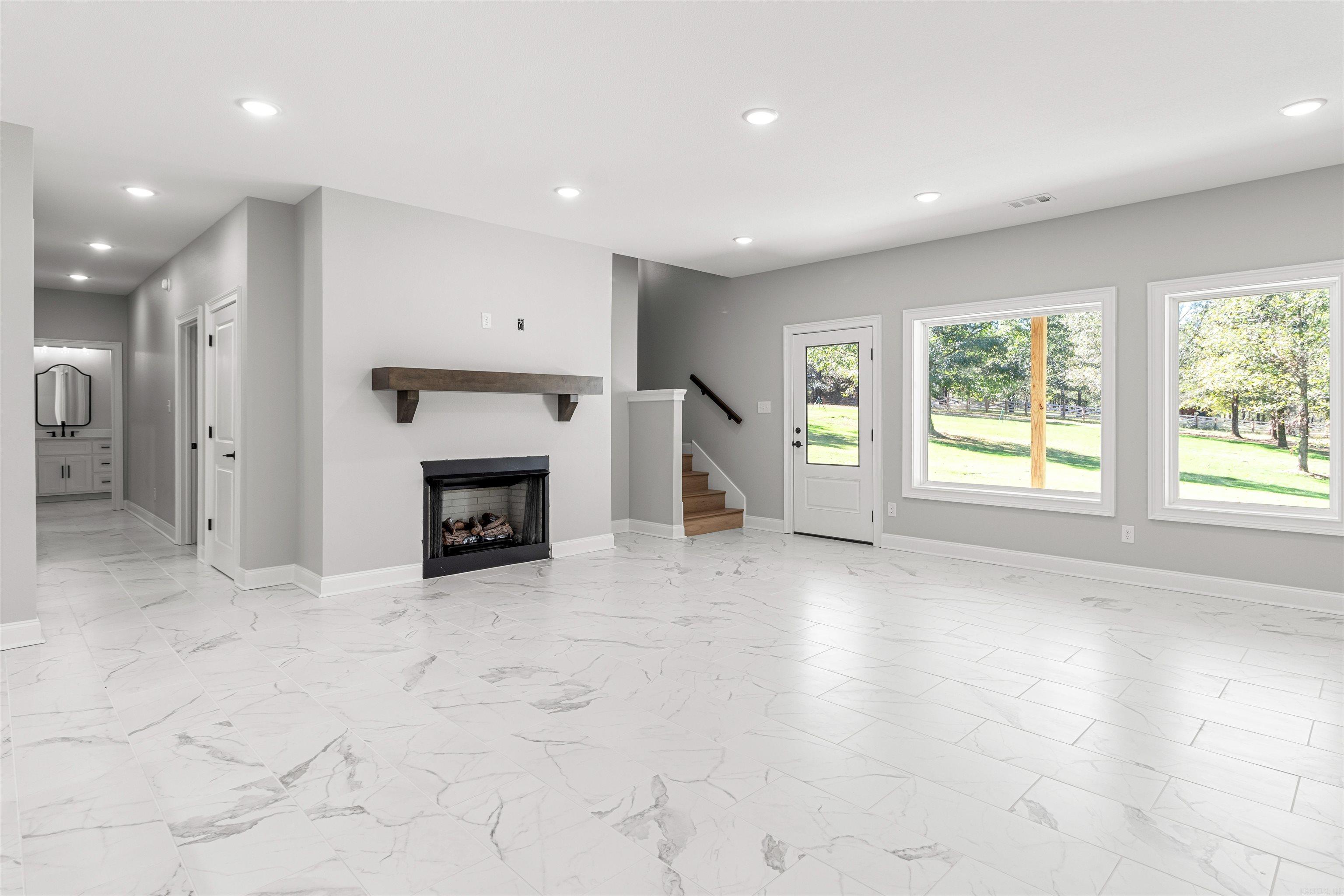 TERRA HILLS - Residential