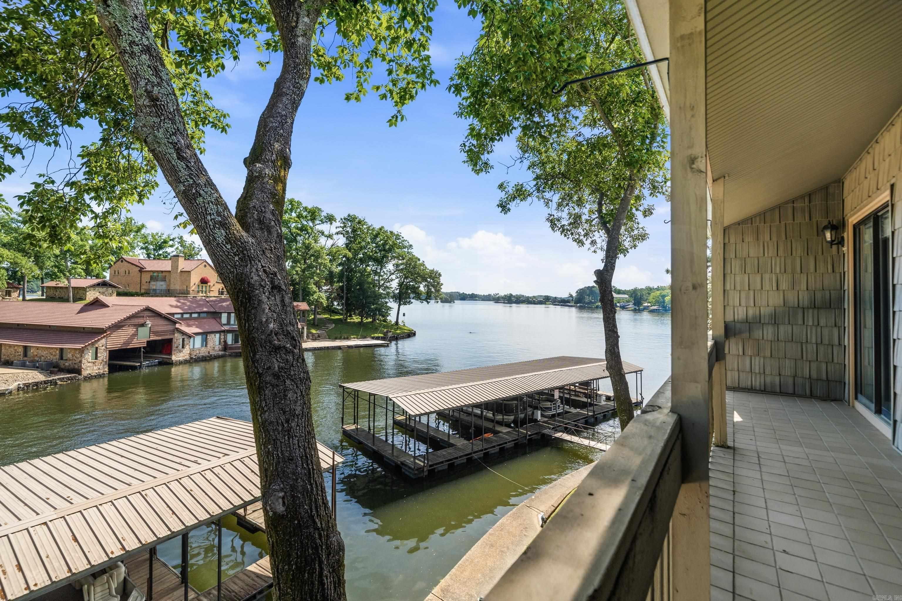 MOORINGS HPR - Residential