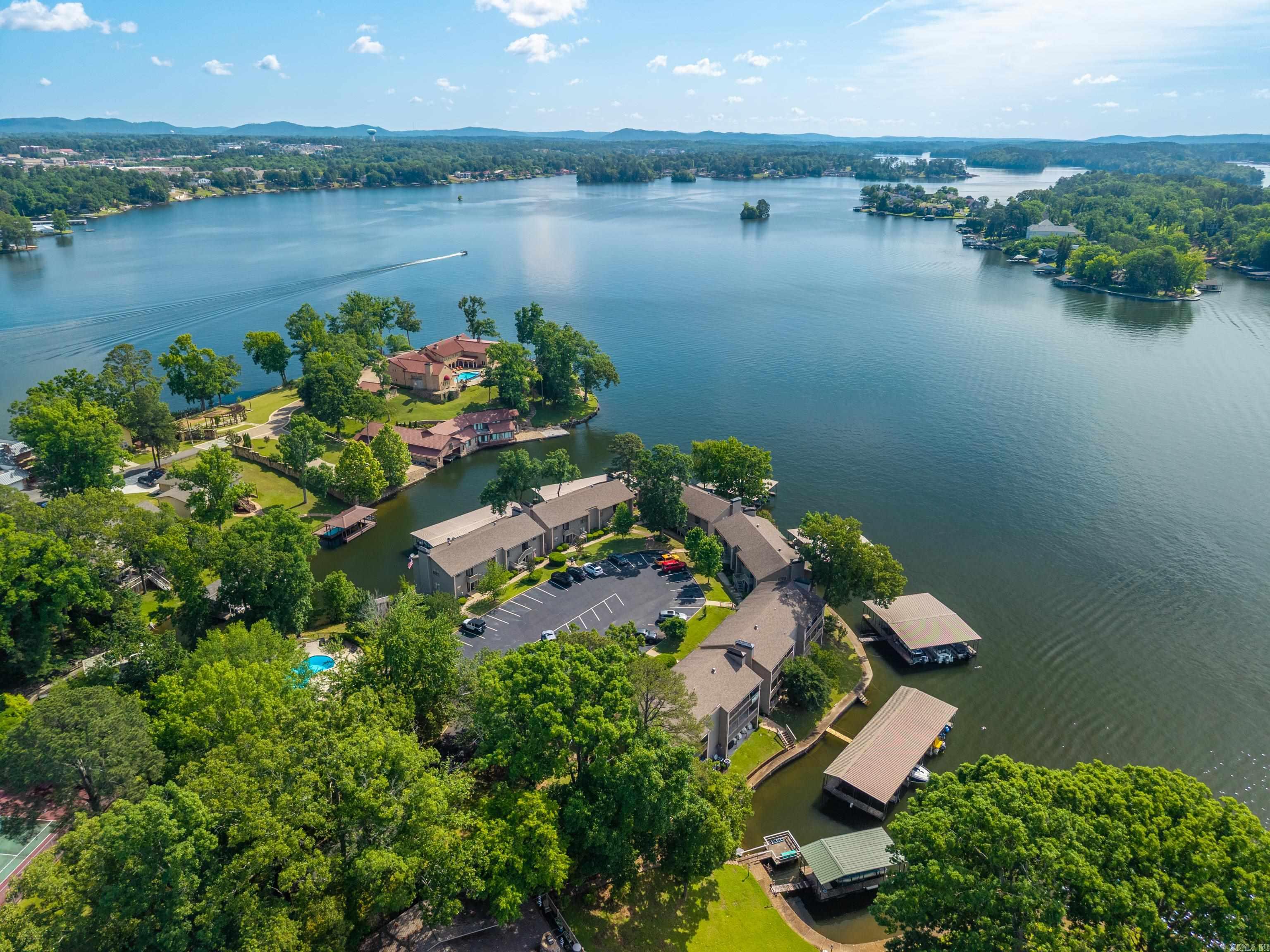 MOORINGS HPR - Residential