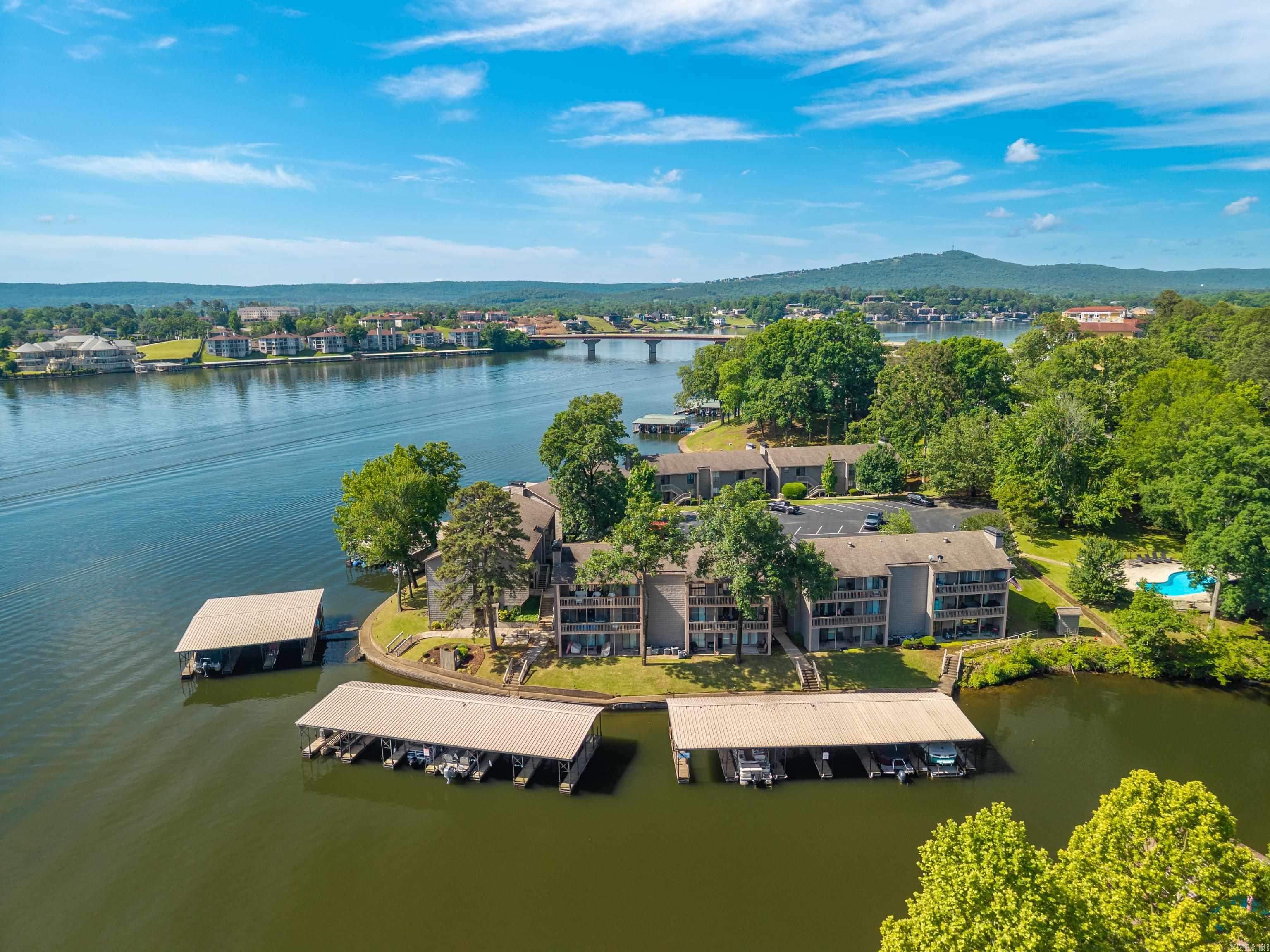 MOORINGS HPR - Residential