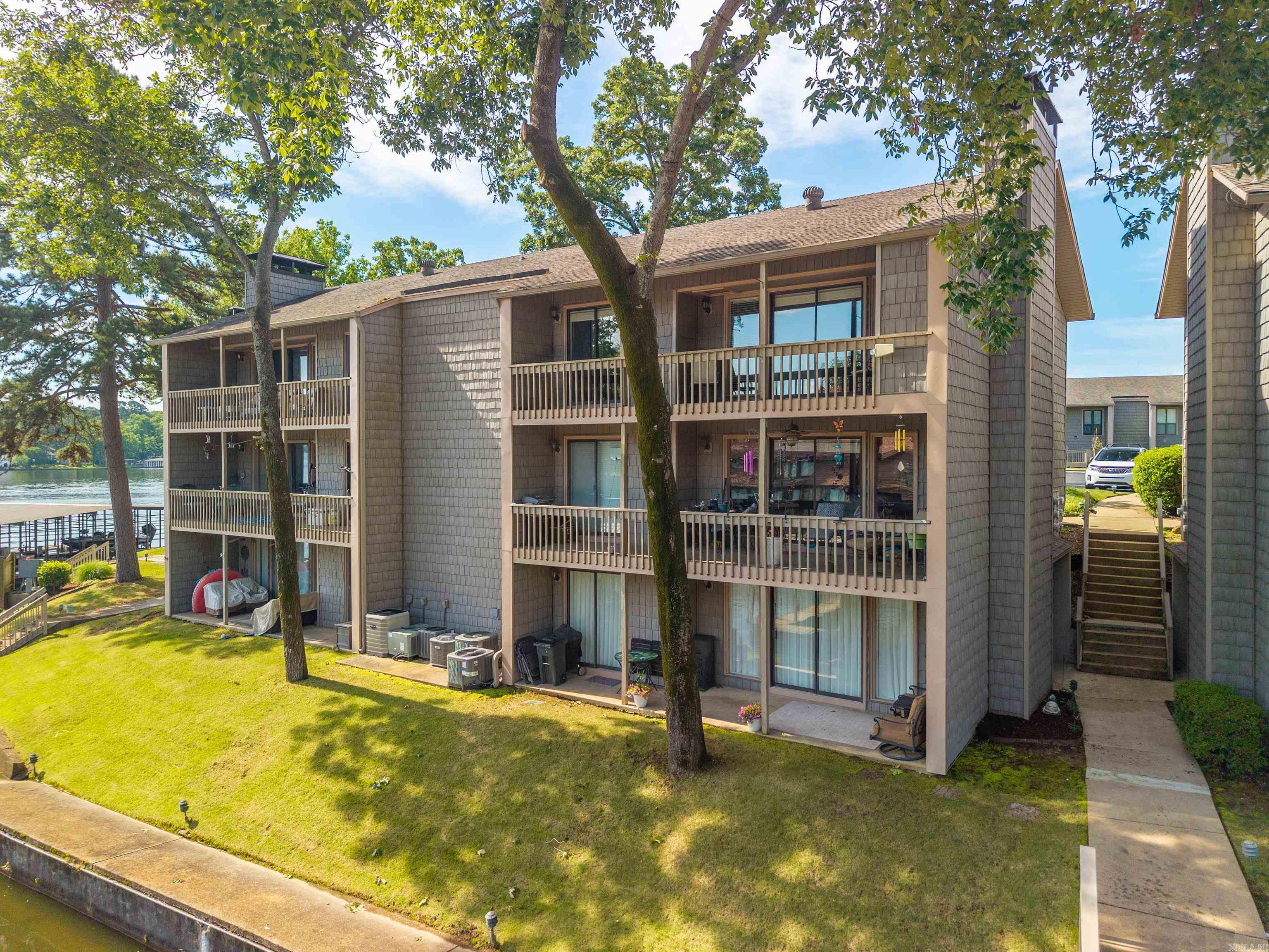 MOORINGS HPR - Residential