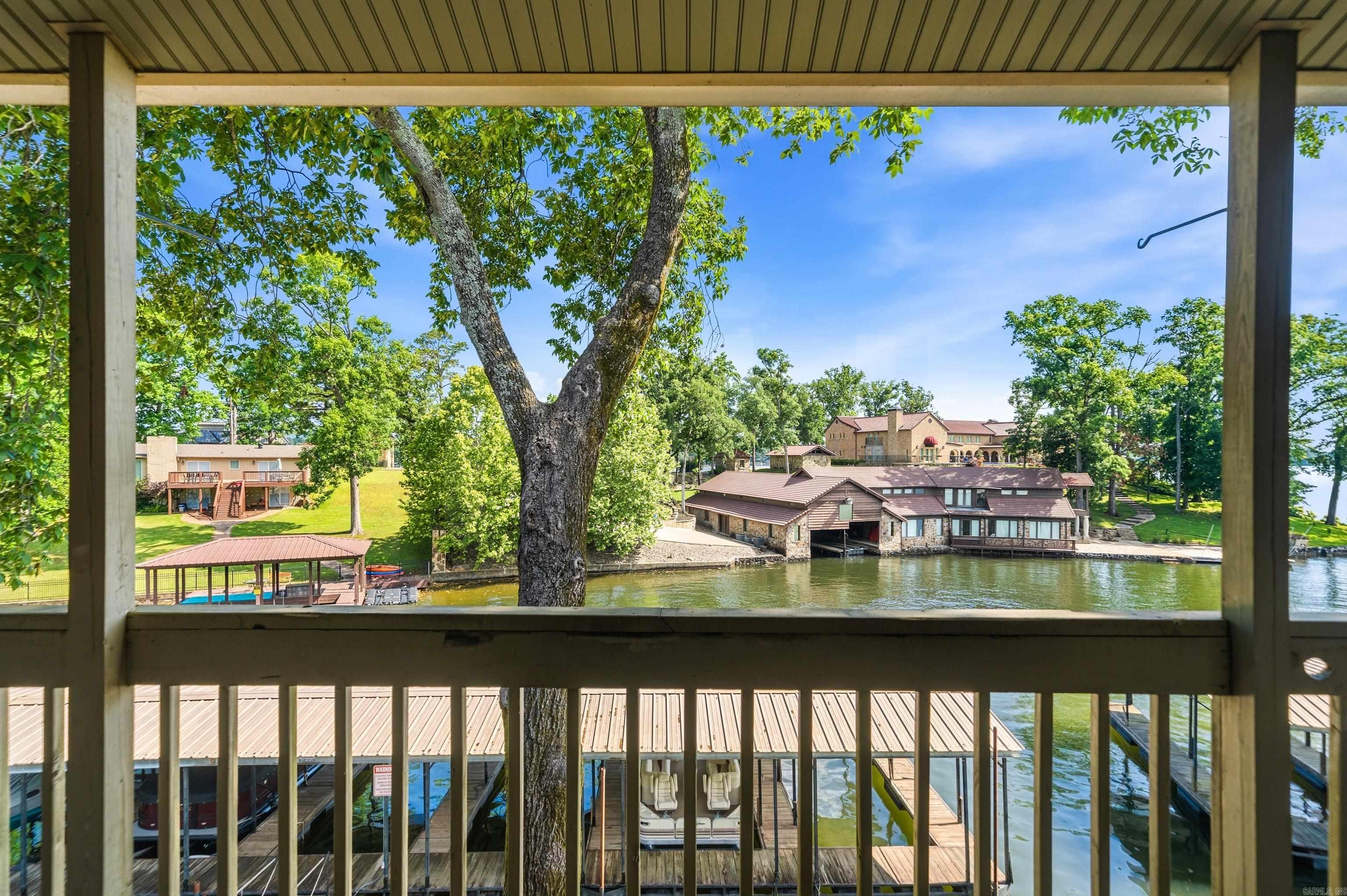 MOORINGS HPR - Residential