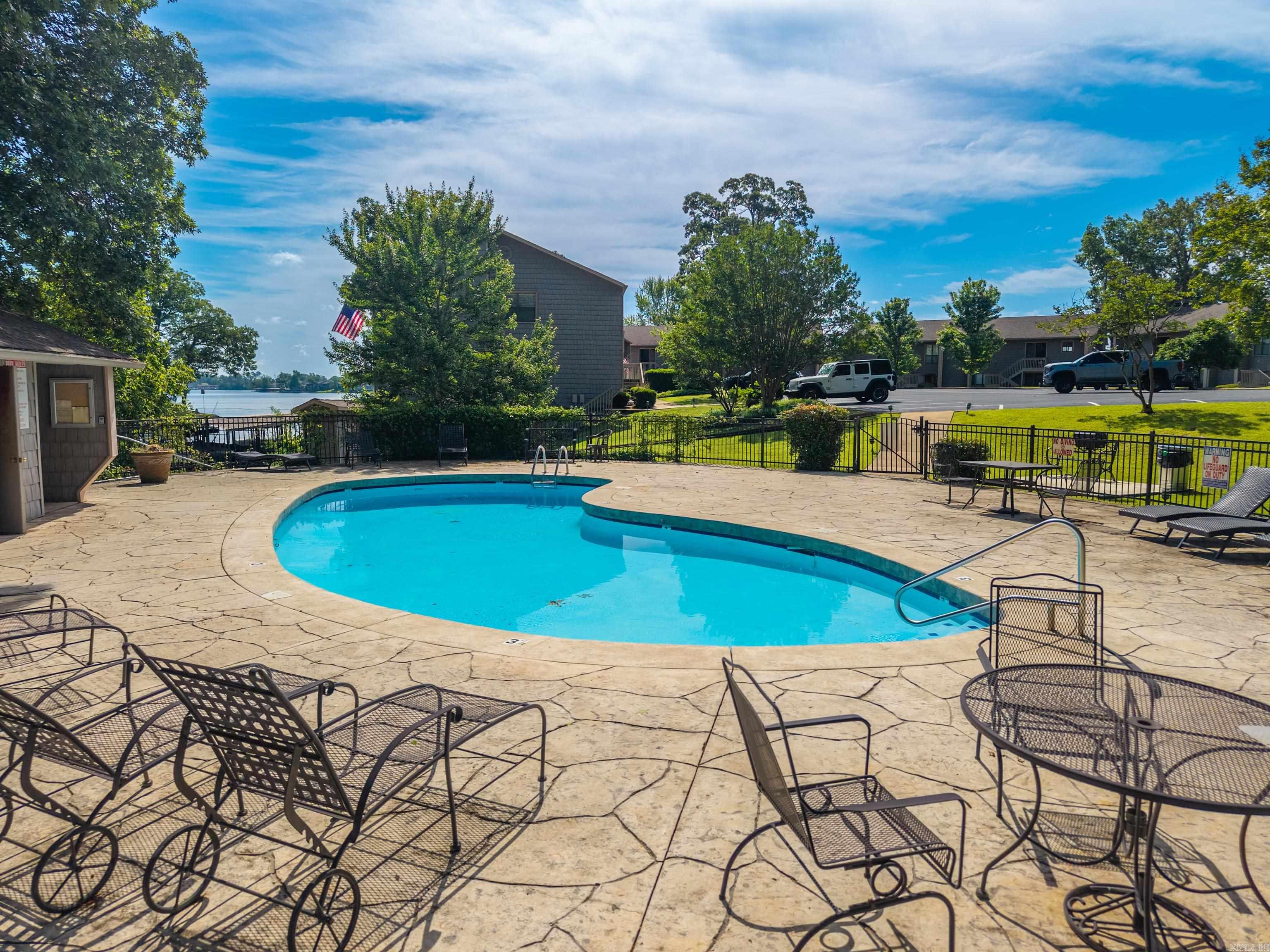 MOORINGS HPR - Residential