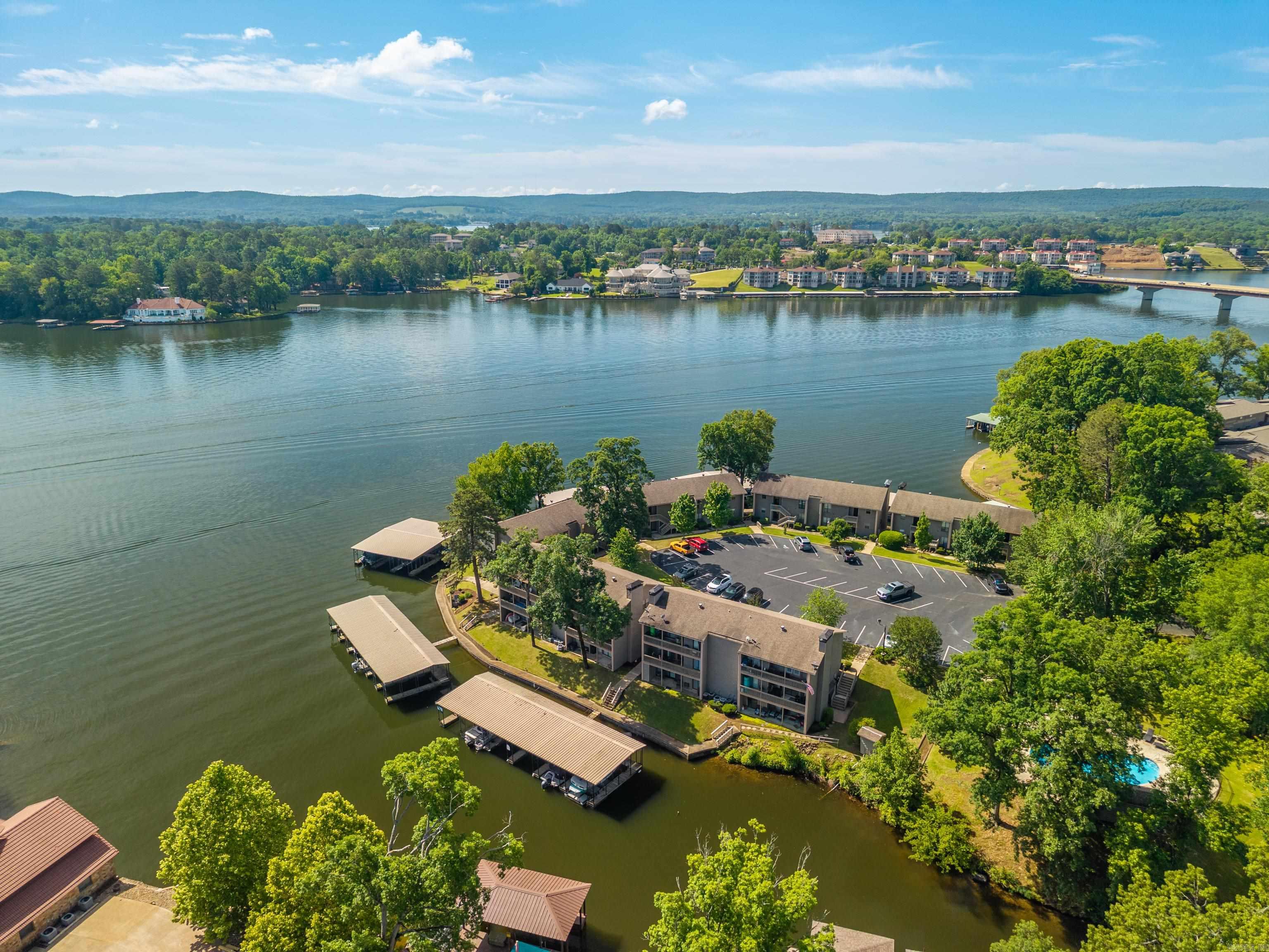MOORINGS HPR - Residential