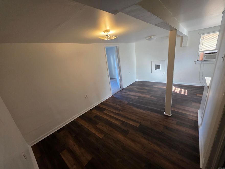 MOVE IN SPECIAL! HALF OFF FIRST MONTH’S RENT! Cozy 1BD/1BA in North Little Rock that is waiting for you to call home. There is a 25 lbs weight limit for pets unless they are registered service animals. This property is managed by Hoffman Team so beware of scammers - we will never ask you to Cashapp us money. The lease for this property is for 18 months to 2 years with a 3% increase after the first year. Income must be 3x the amount of rent per month unless you have a housing voucher. <a href="https://showmojo.com/l/0b1ff300a6">Schedule a Showing Online</a>