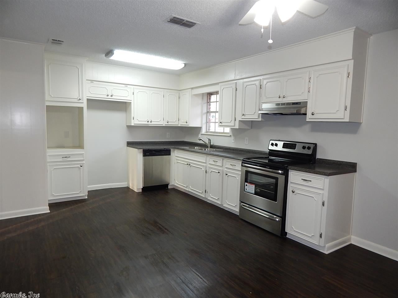 Traskwood Manor - Residential