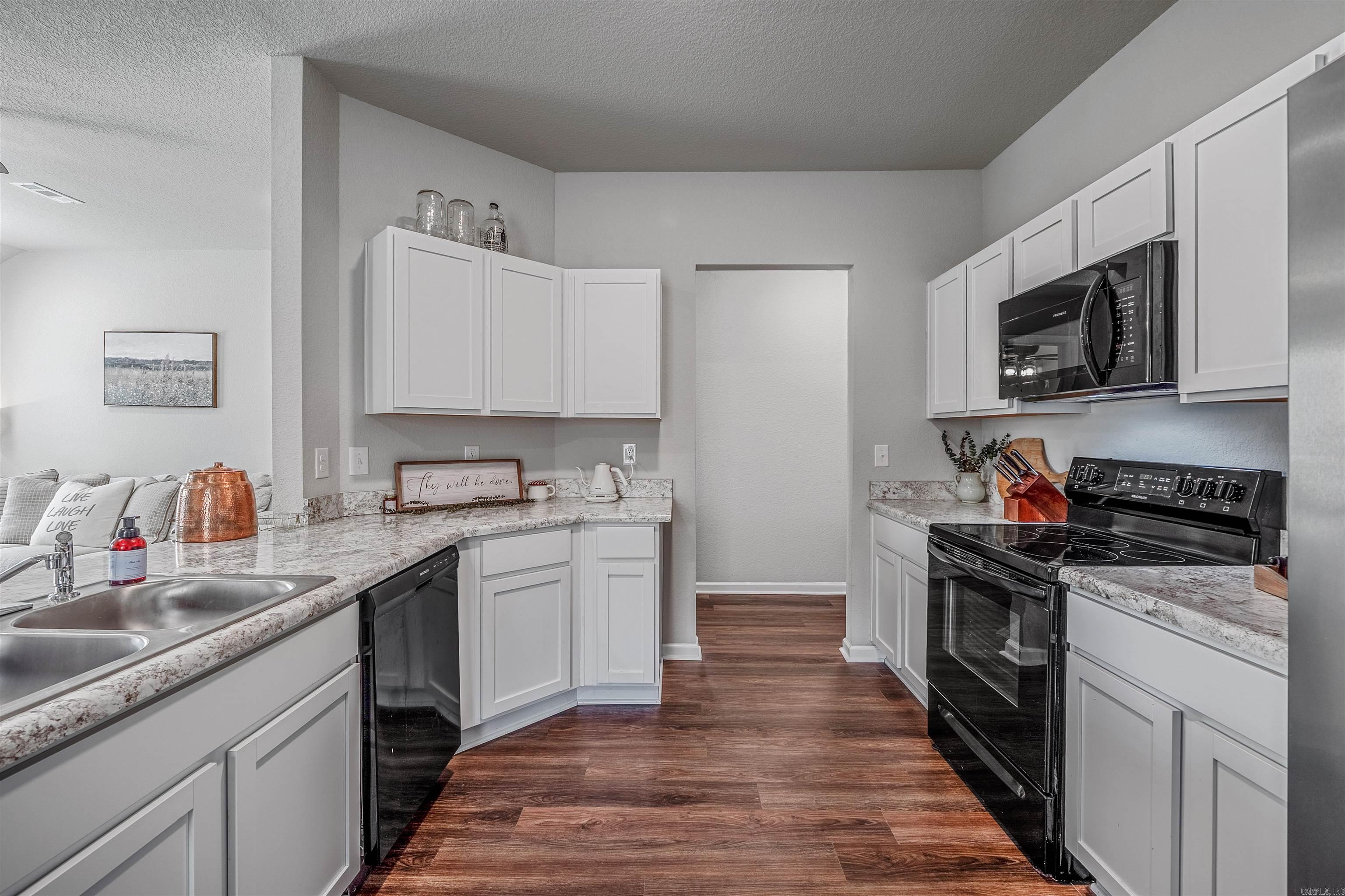 MUSEUM MEADOWS - Residential