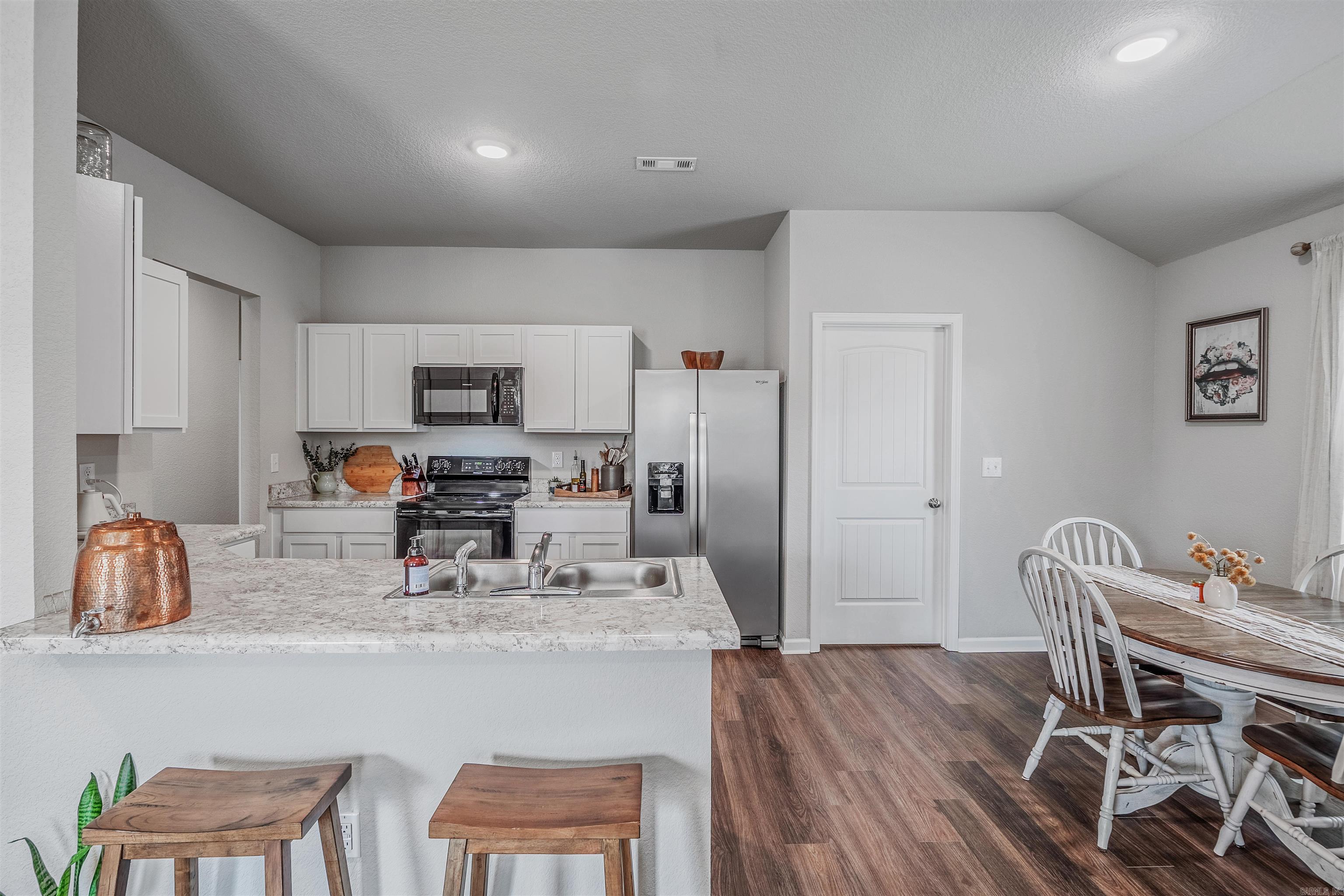 MUSEUM MEADOWS - Residential