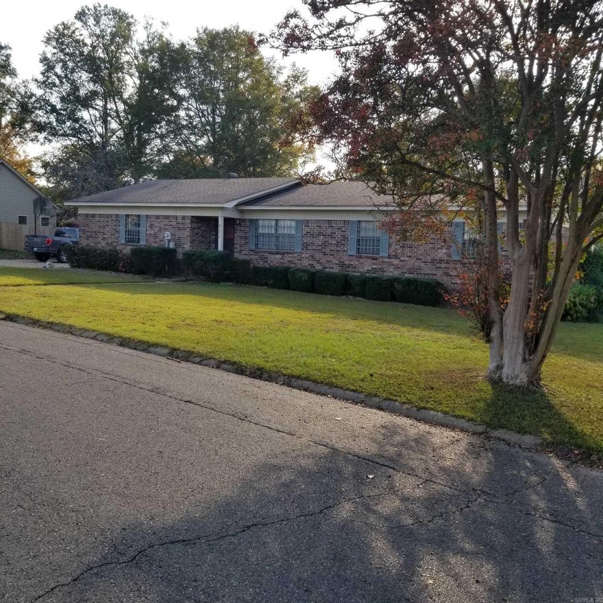 Quiet neighborhood with well kept homes similar in size and condition.  3 bedroom, 1 1/2 baths double garage , covered patio, large shop/storage, huge chain link fenced backyard. Great place to raise a family or possibly downsize to a smaller home. SELLER HAS NEVER OCCUPIED THE PROPERTY AND WILL NOT PROVIDE A SELLER PROPERTY DISCLOSURE.