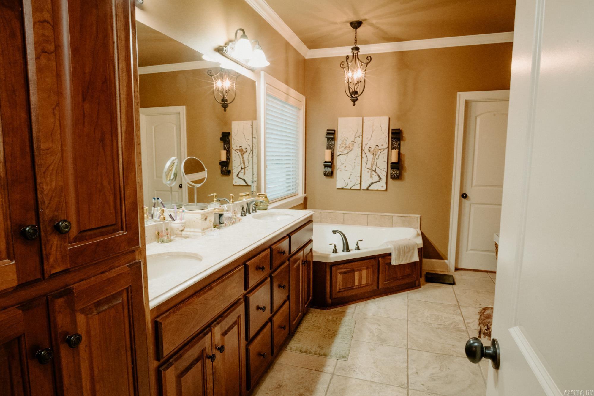 STERLING OAKS - Residential