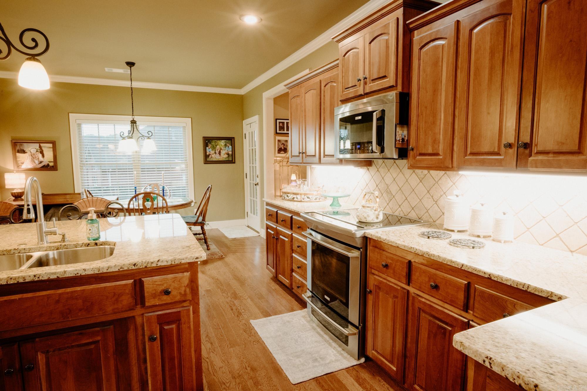 STERLING OAKS - Residential