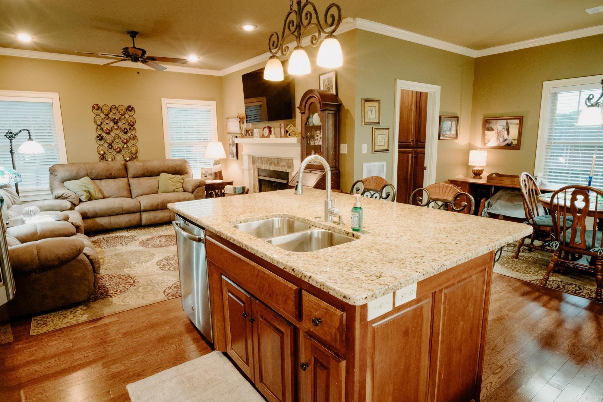 STERLING OAKS - Residential