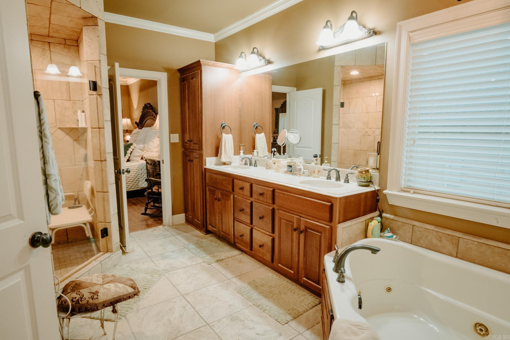 STERLING OAKS - Residential