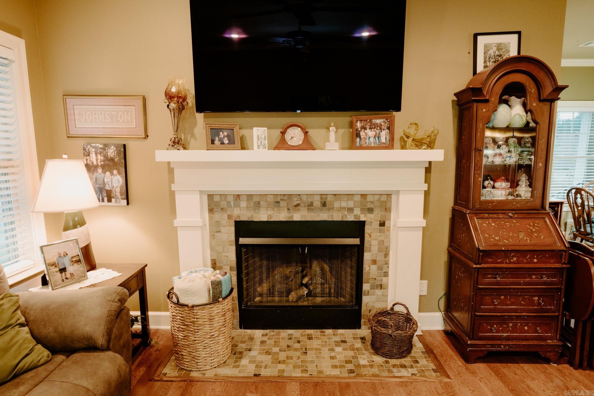 STERLING OAKS - Residential