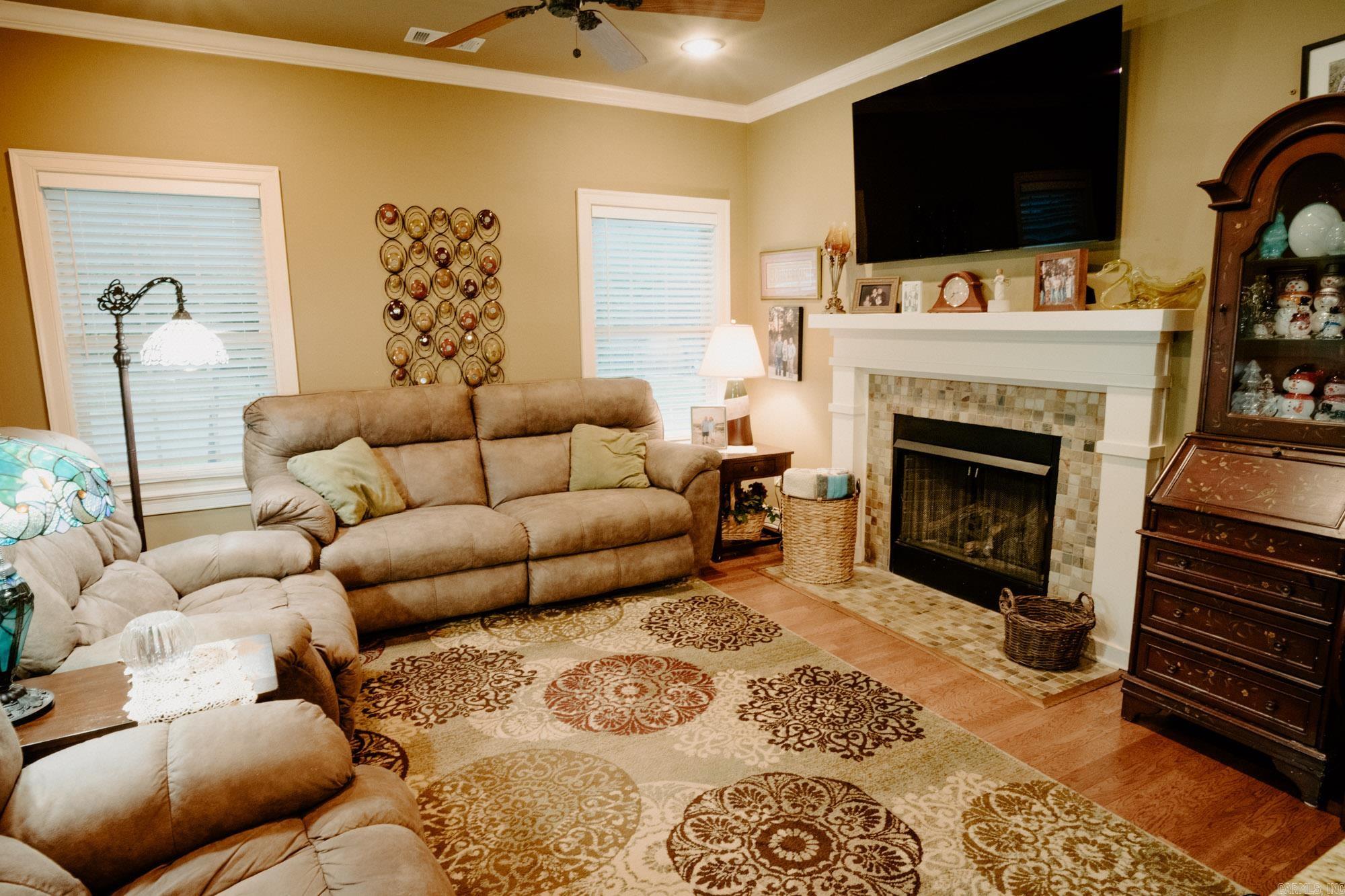 STERLING OAKS - Residential