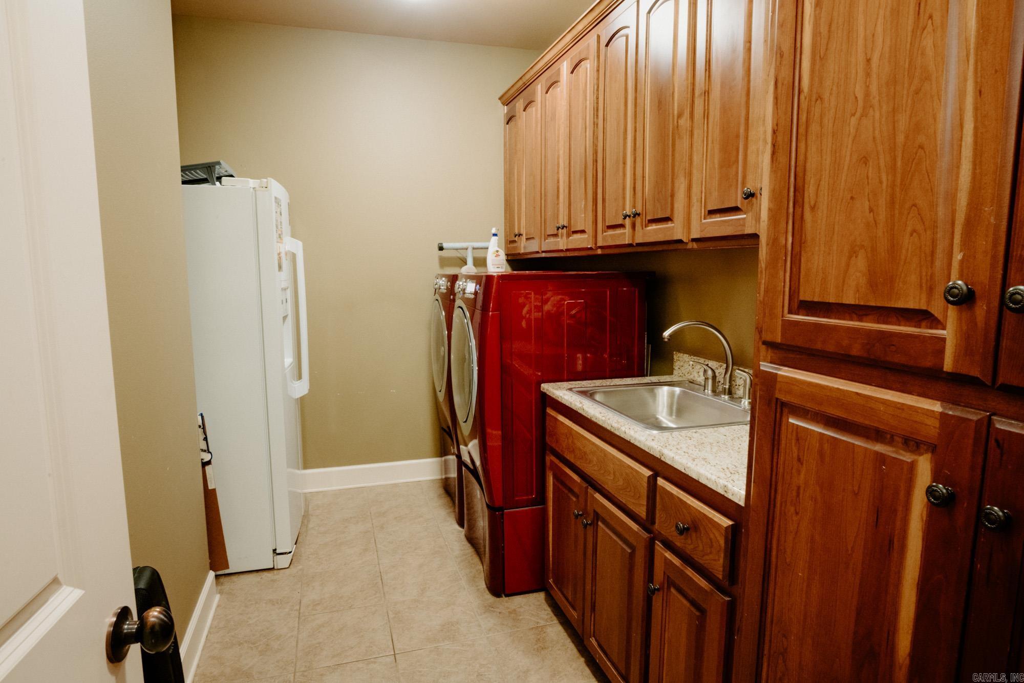 STERLING OAKS - Residential