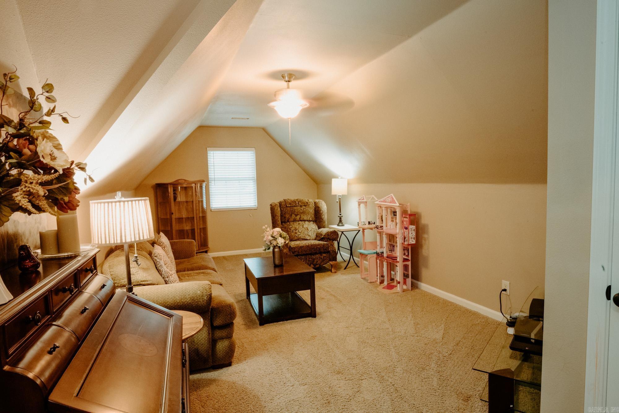 STERLING OAKS - Residential