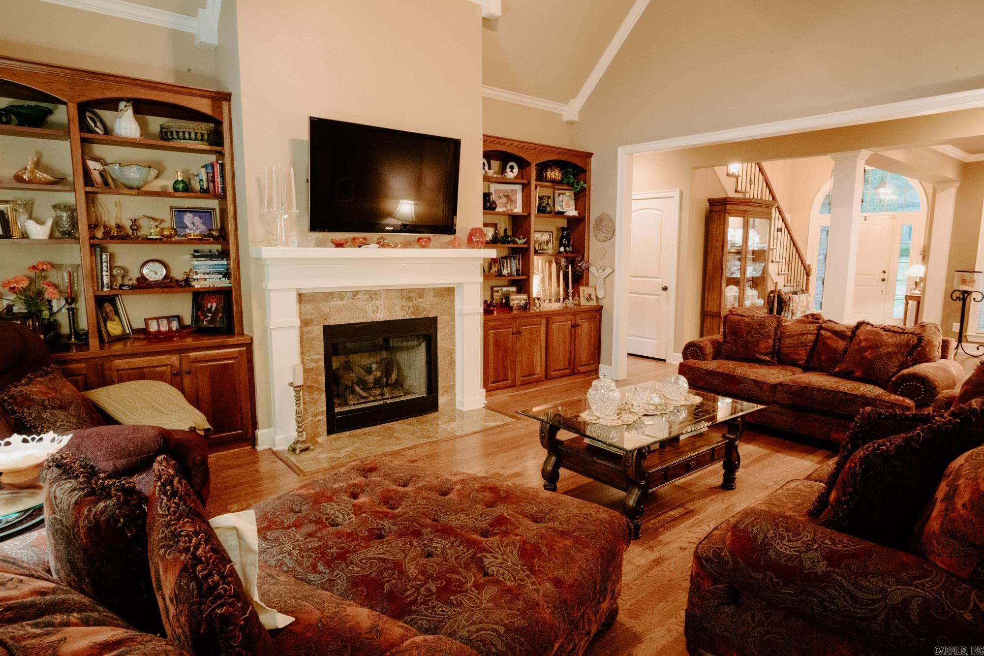 STERLING OAKS - Residential