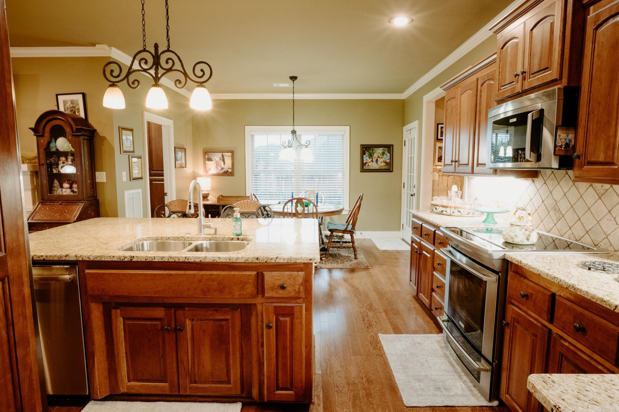 STERLING OAKS - Residential