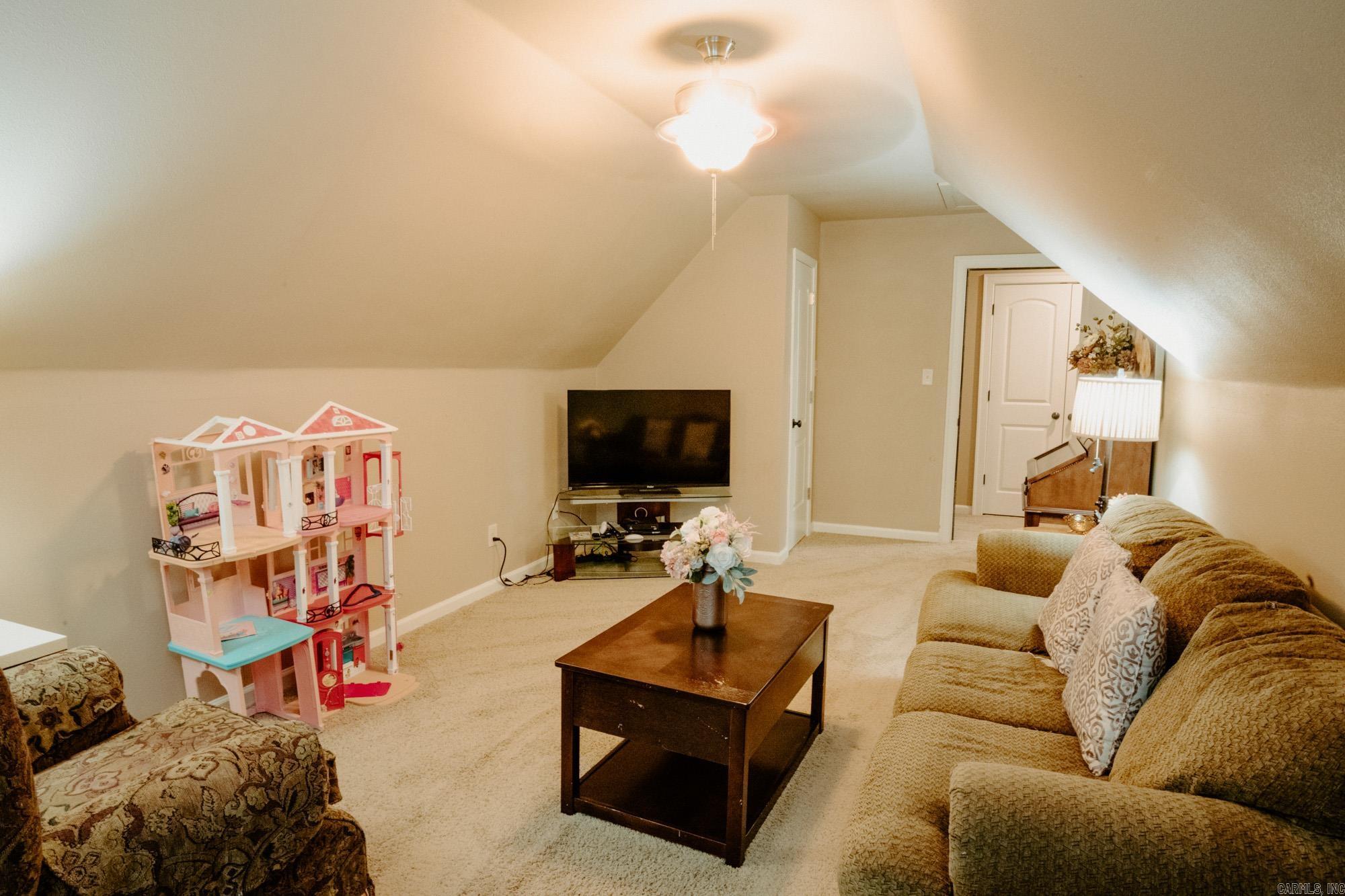 STERLING OAKS - Residential