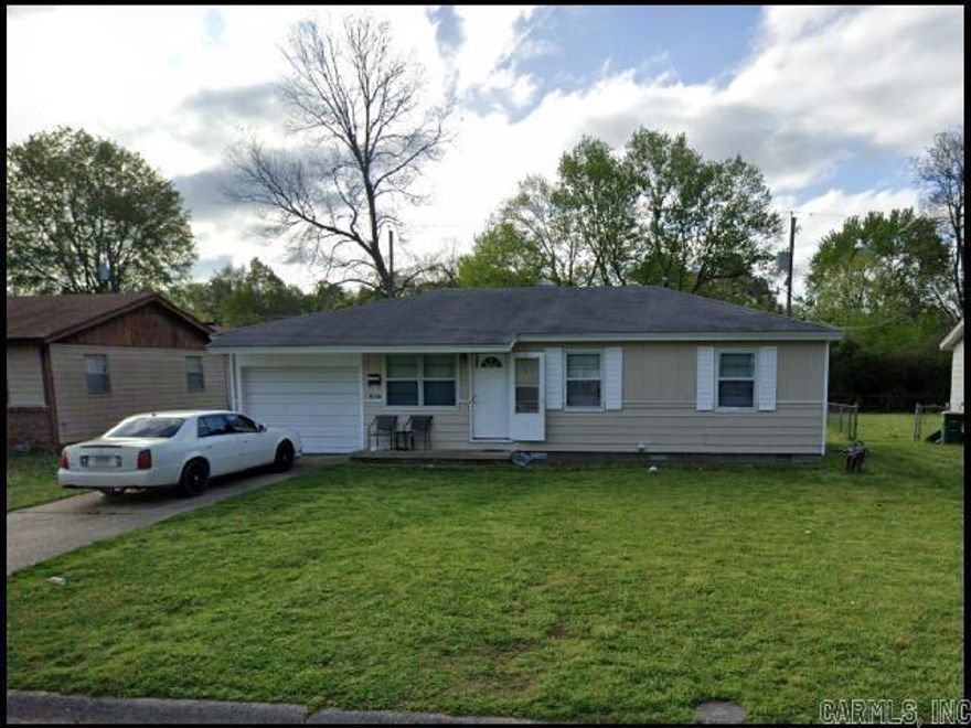 *NORTH LITTLE ROCK* NICE HOME IN GREENLEA SUBDIVISION!! This Cute 3 Bedroom And 1 Bath Home Features Over 1000 Square Feet Of Living Space. Refrigerator Provided As-Is In Kitchen With Eat-In Dining Area! 1 Car Garage For Parking Or Extra Storage! Fenced In Backyard! Just Minutes Away From McCain Mall! PET FRIENDLY!! AVAILABLE LATE APRIL 2026!!