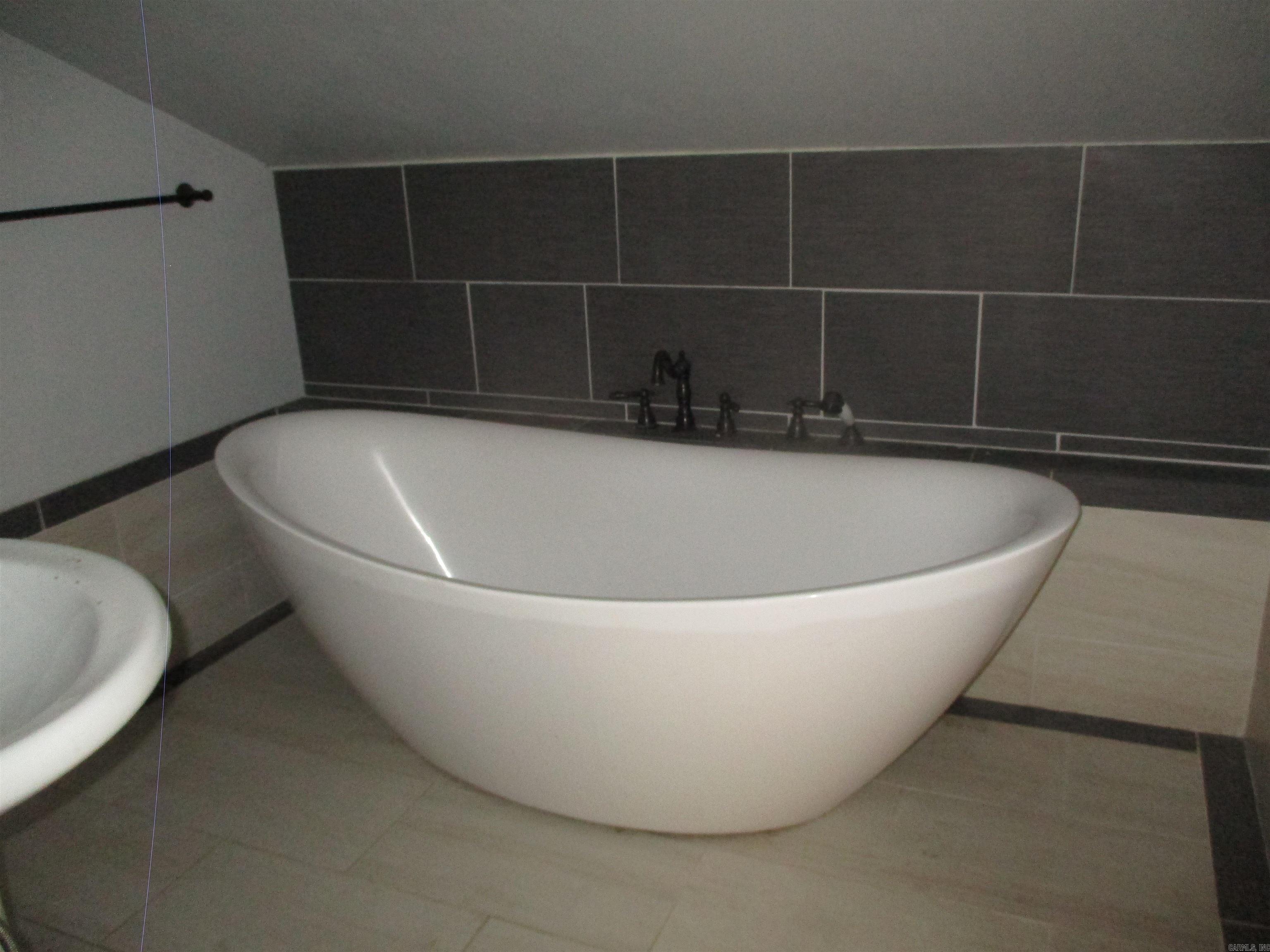 WILTON HGTS - Residential