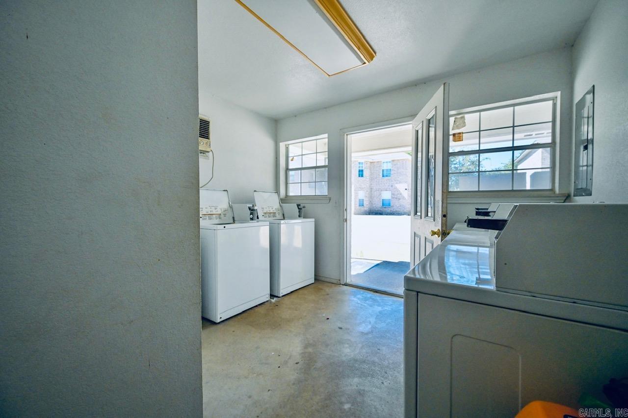 Hyde Park - Commercial Sale