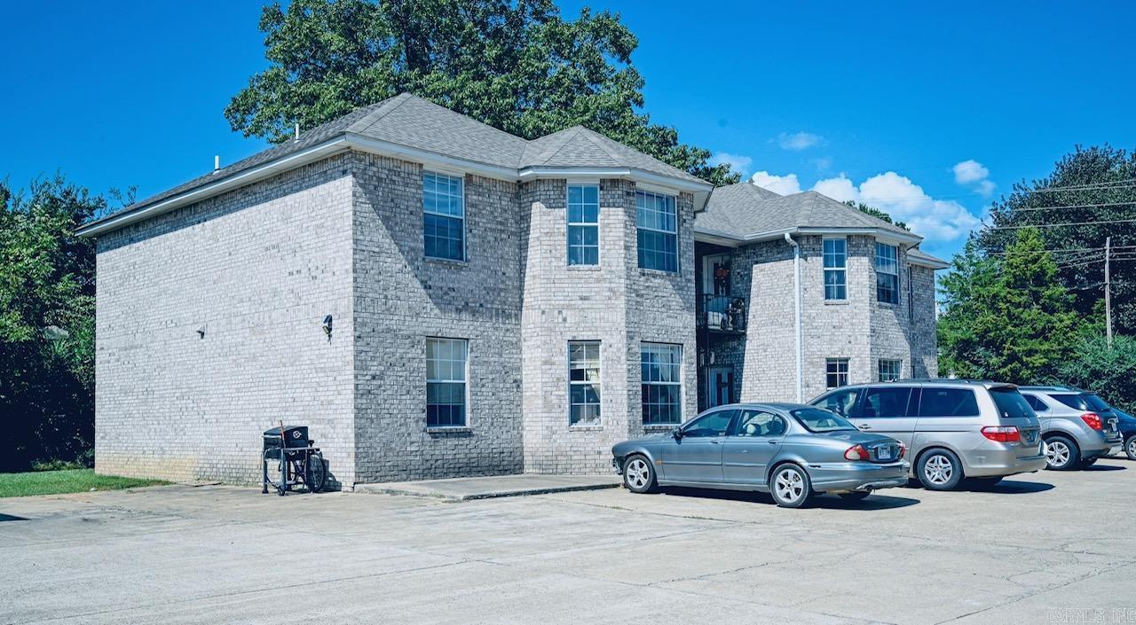 Hyde Park - Commercial Sale