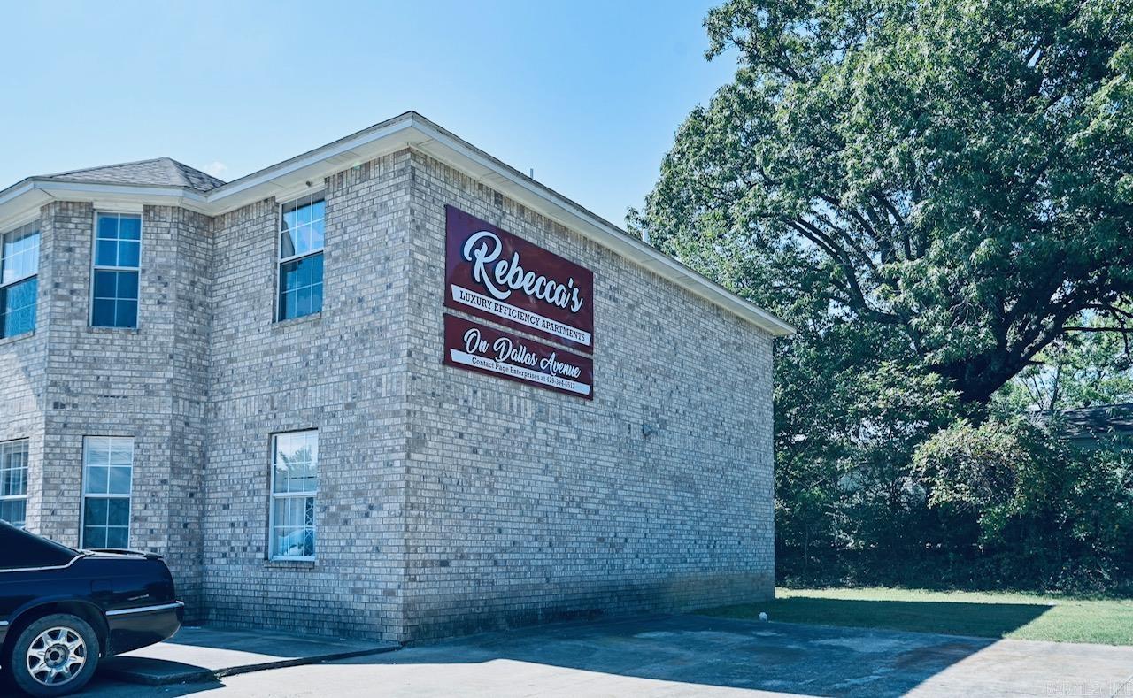 Hyde Park - Commercial Sale