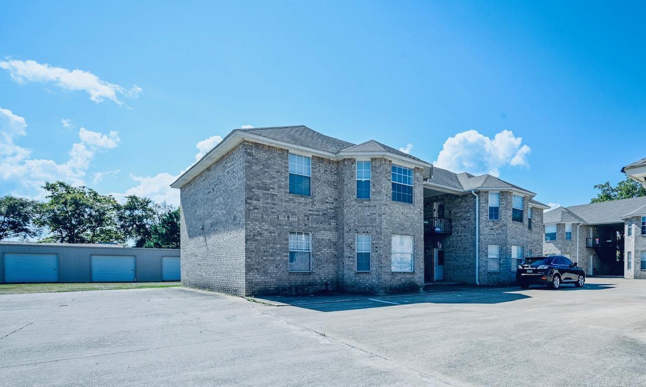 Hyde Park - Commercial Sale