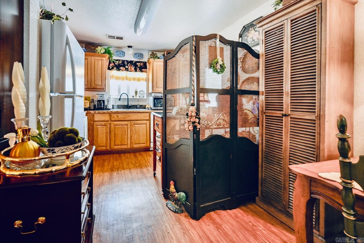 Hyde Park - Commercial Sale