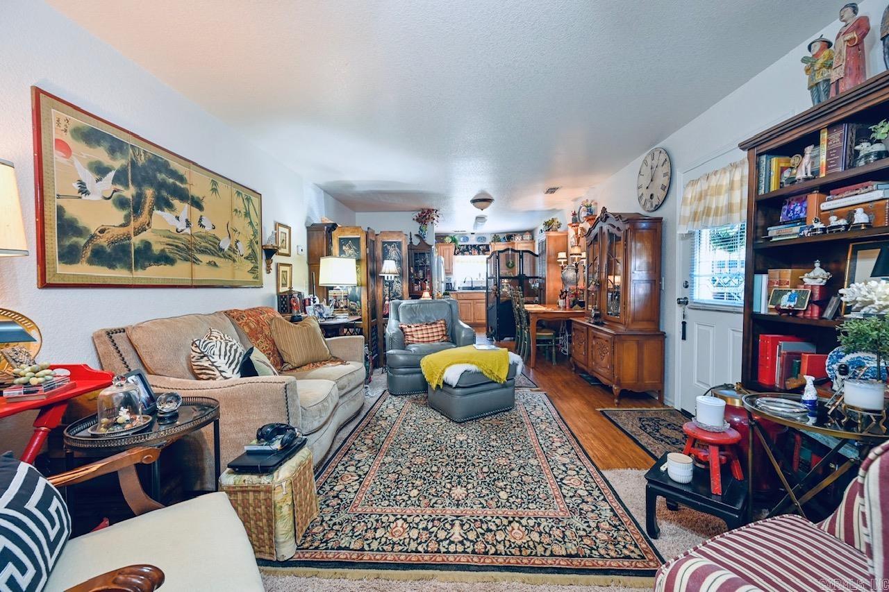 Hyde Park - Commercial Sale