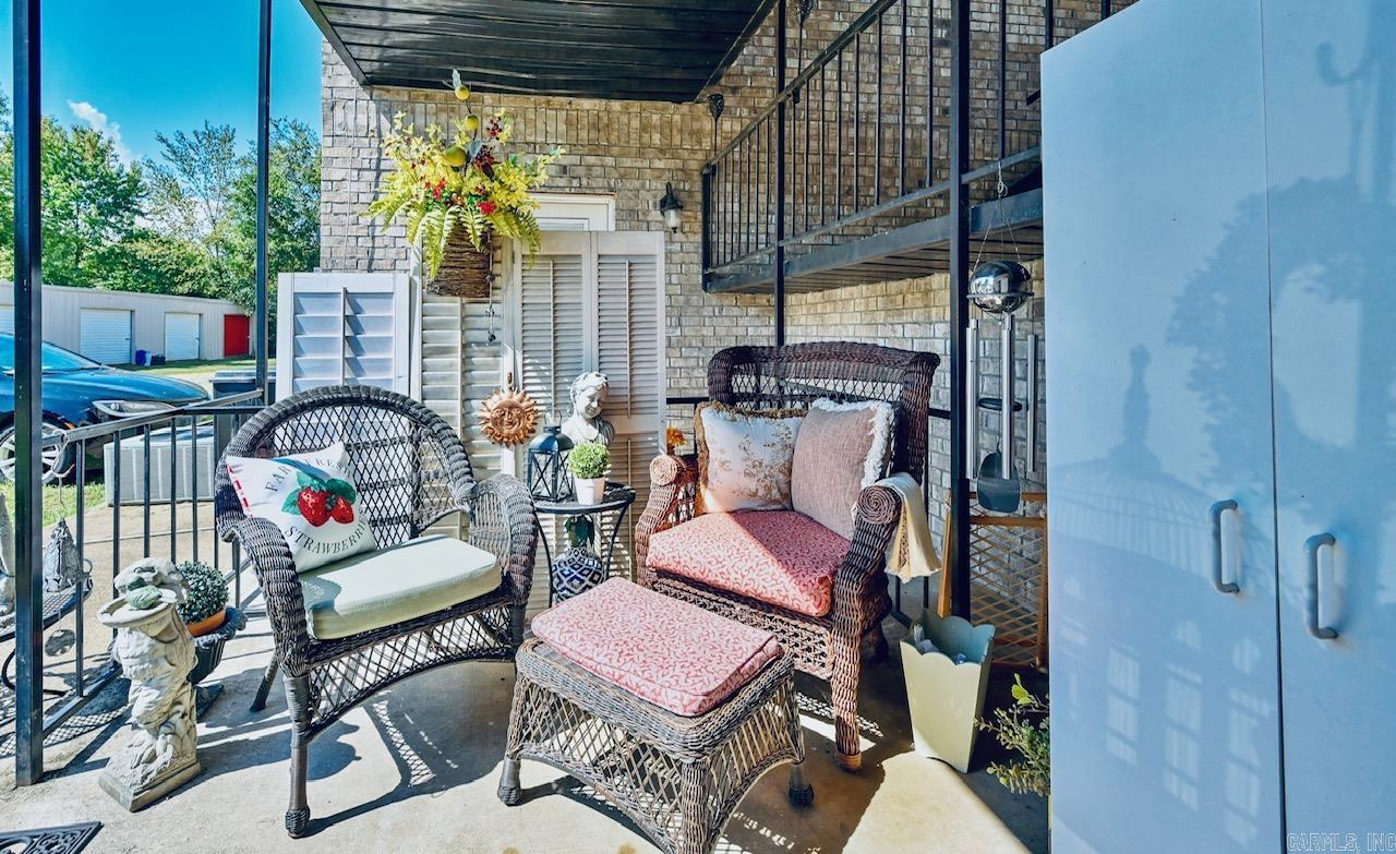 Hyde Park - Commercial Sale