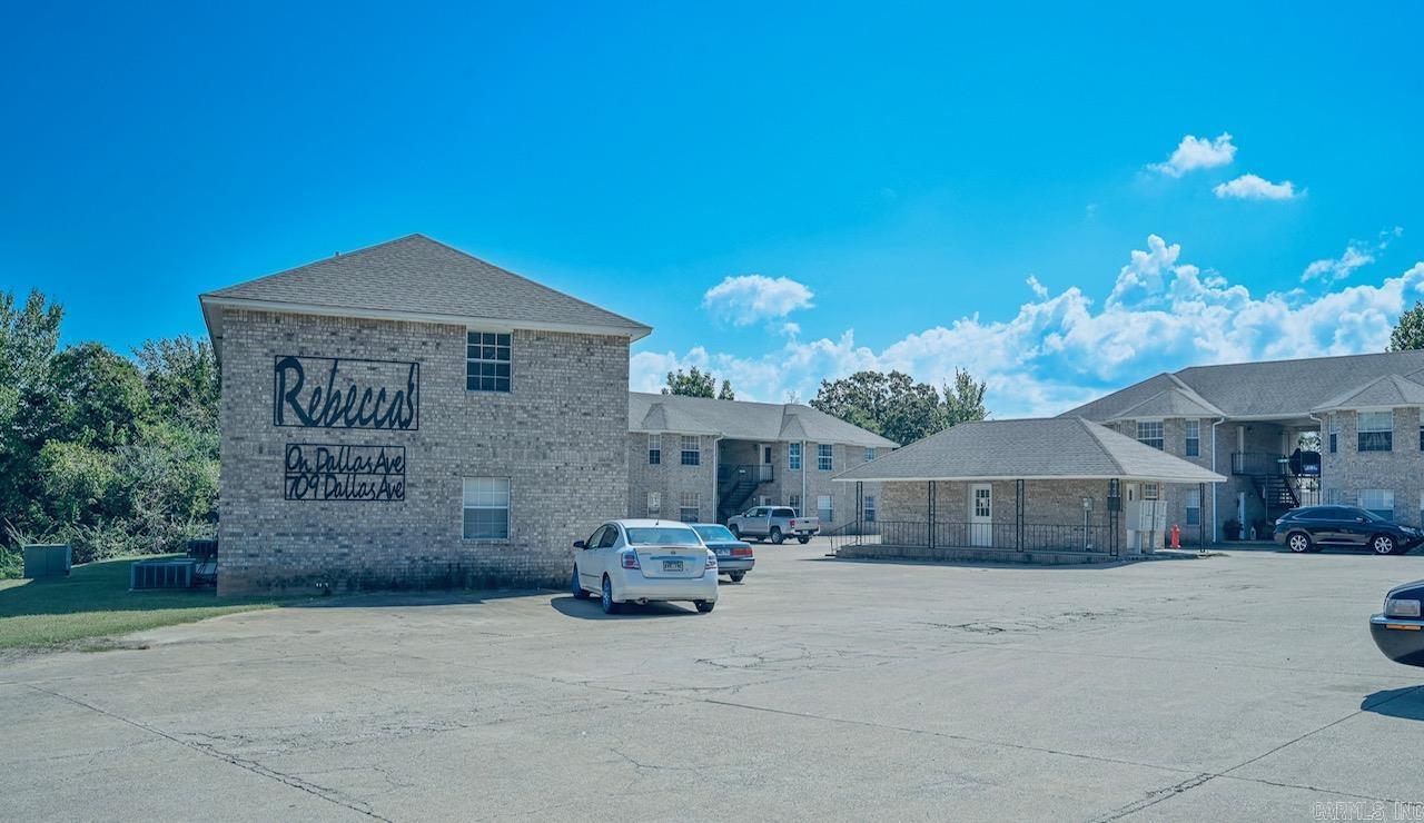 Hyde Park - Commercial Sale