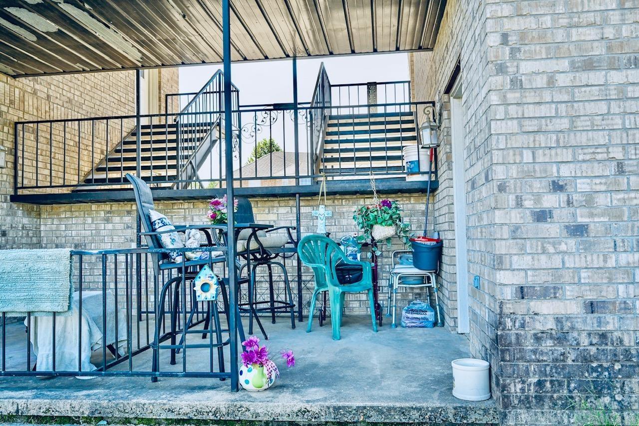 Hyde Park - Commercial Sale