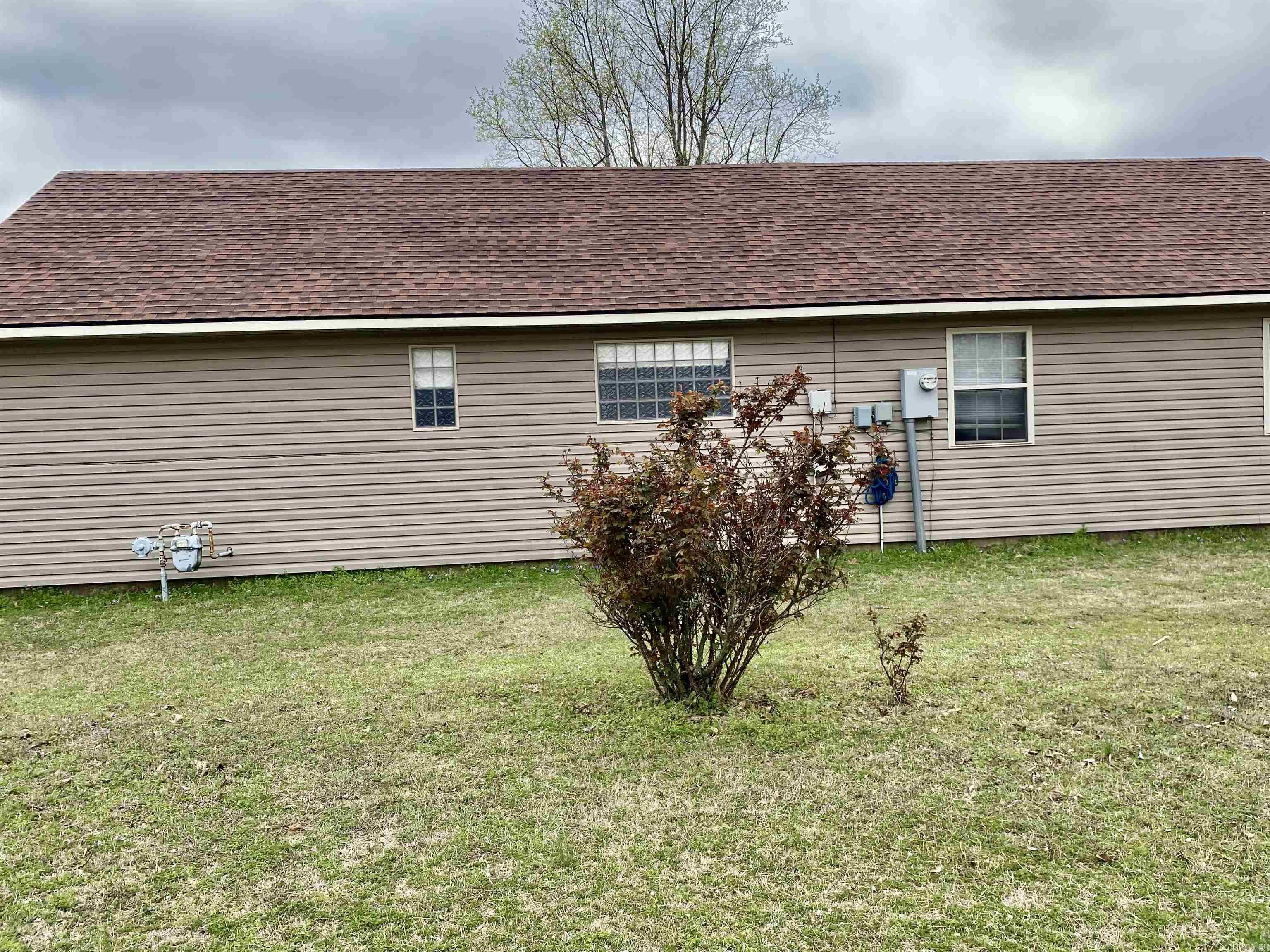 COUNTRY ESTATES - Residential