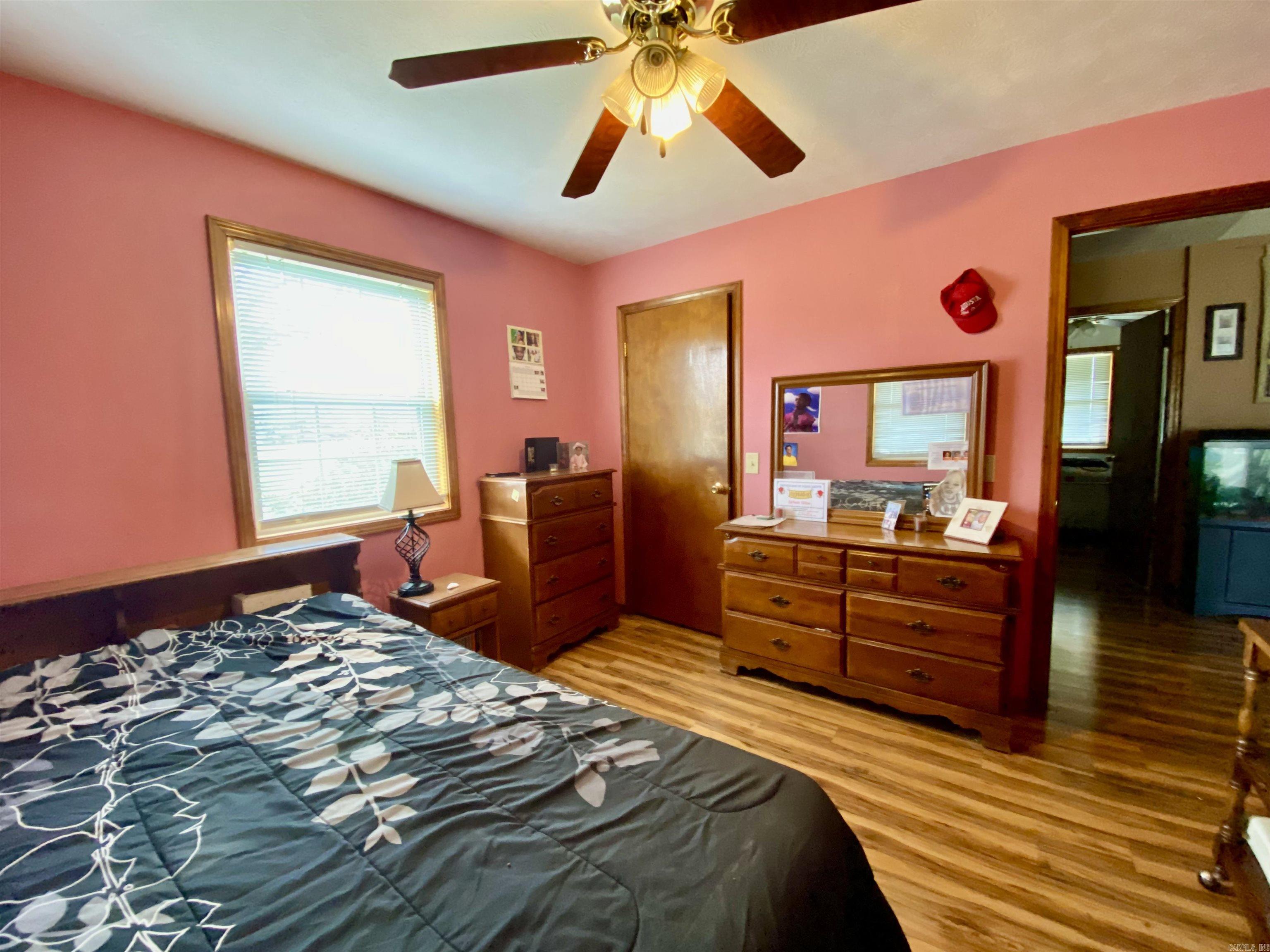 COUNTRY ESTATES - Residential