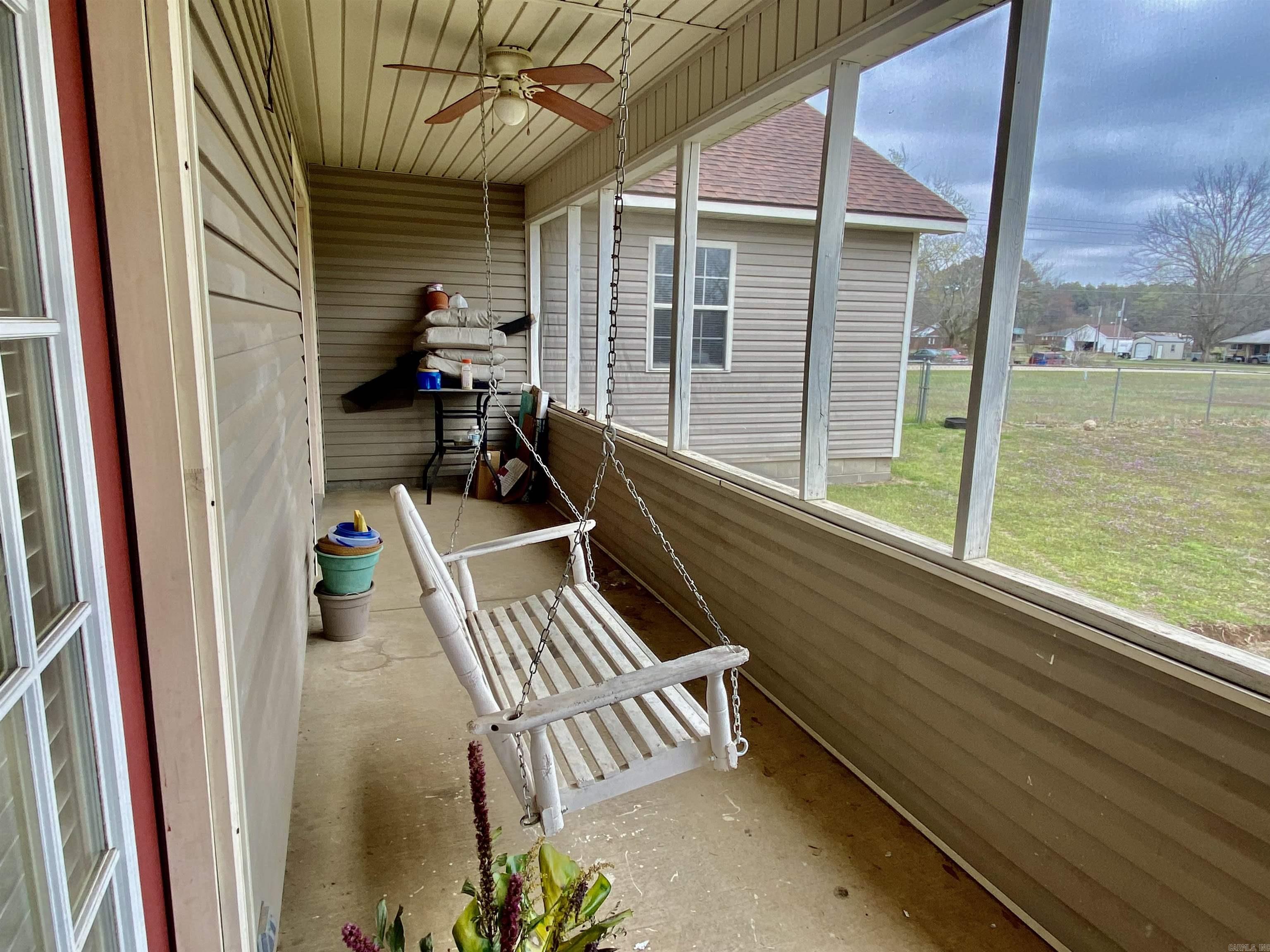 COUNTRY ESTATES - Residential