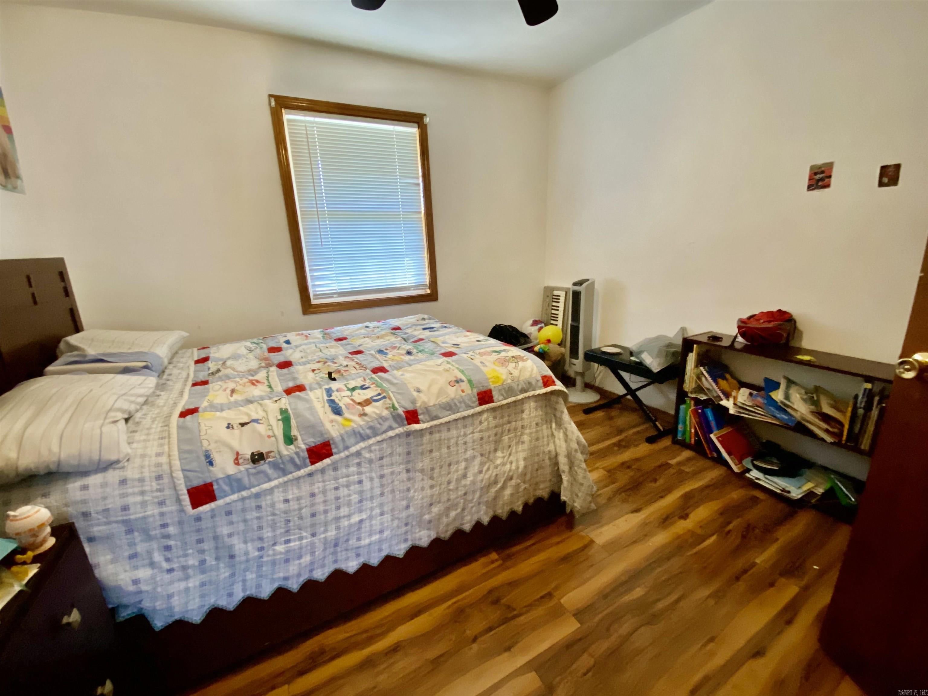 COUNTRY ESTATES - Residential