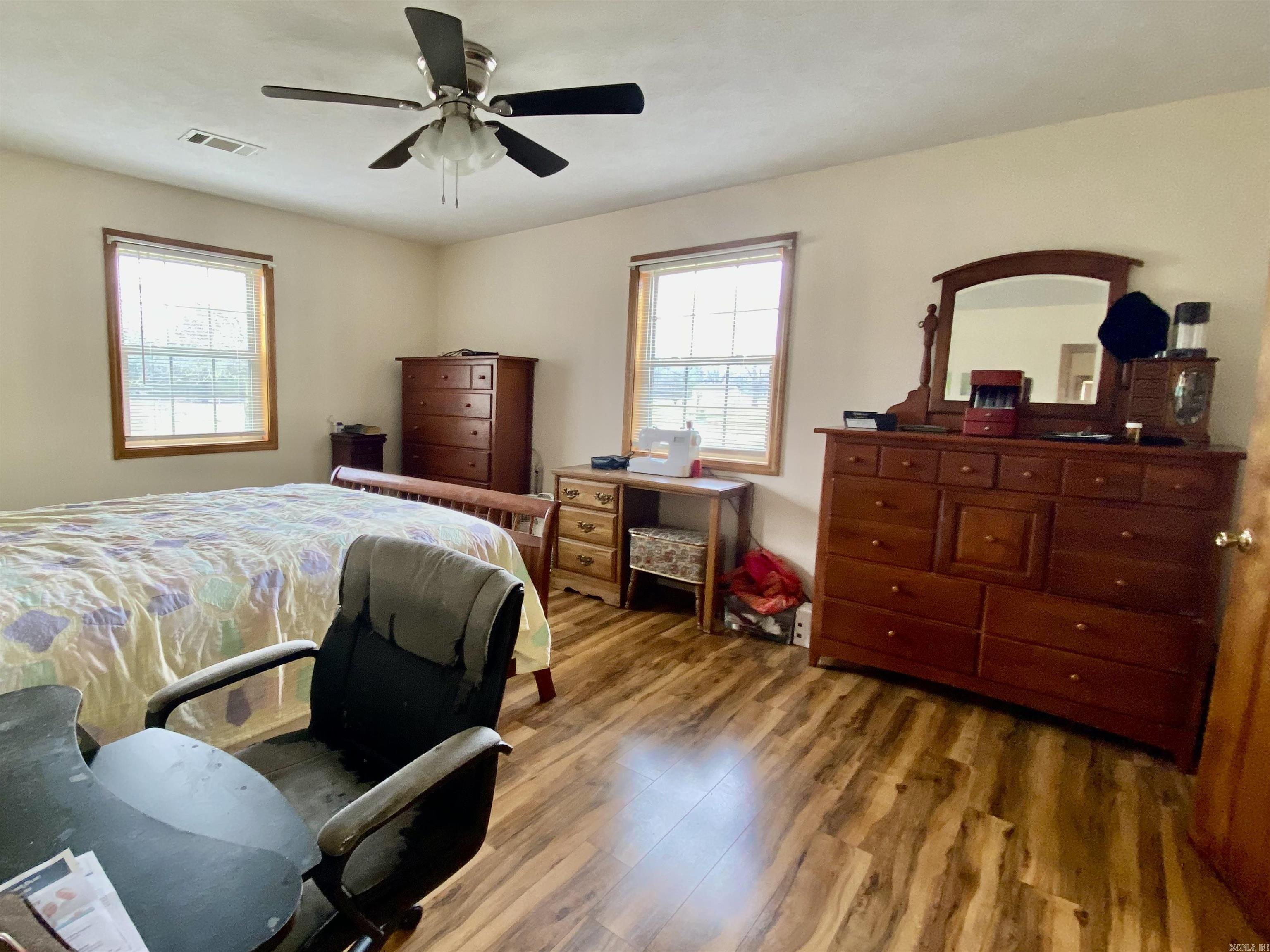 COUNTRY ESTATES - Residential