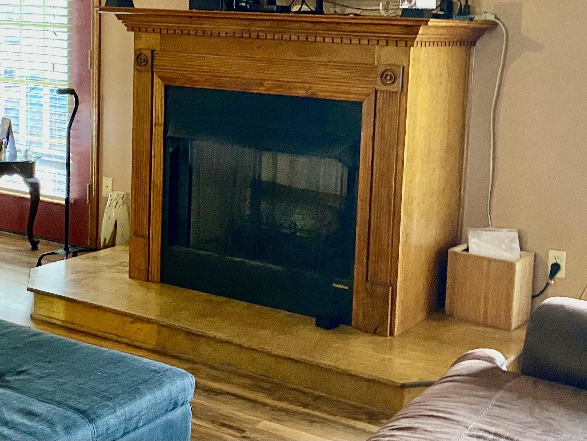 COUNTRY ESTATES - Residential