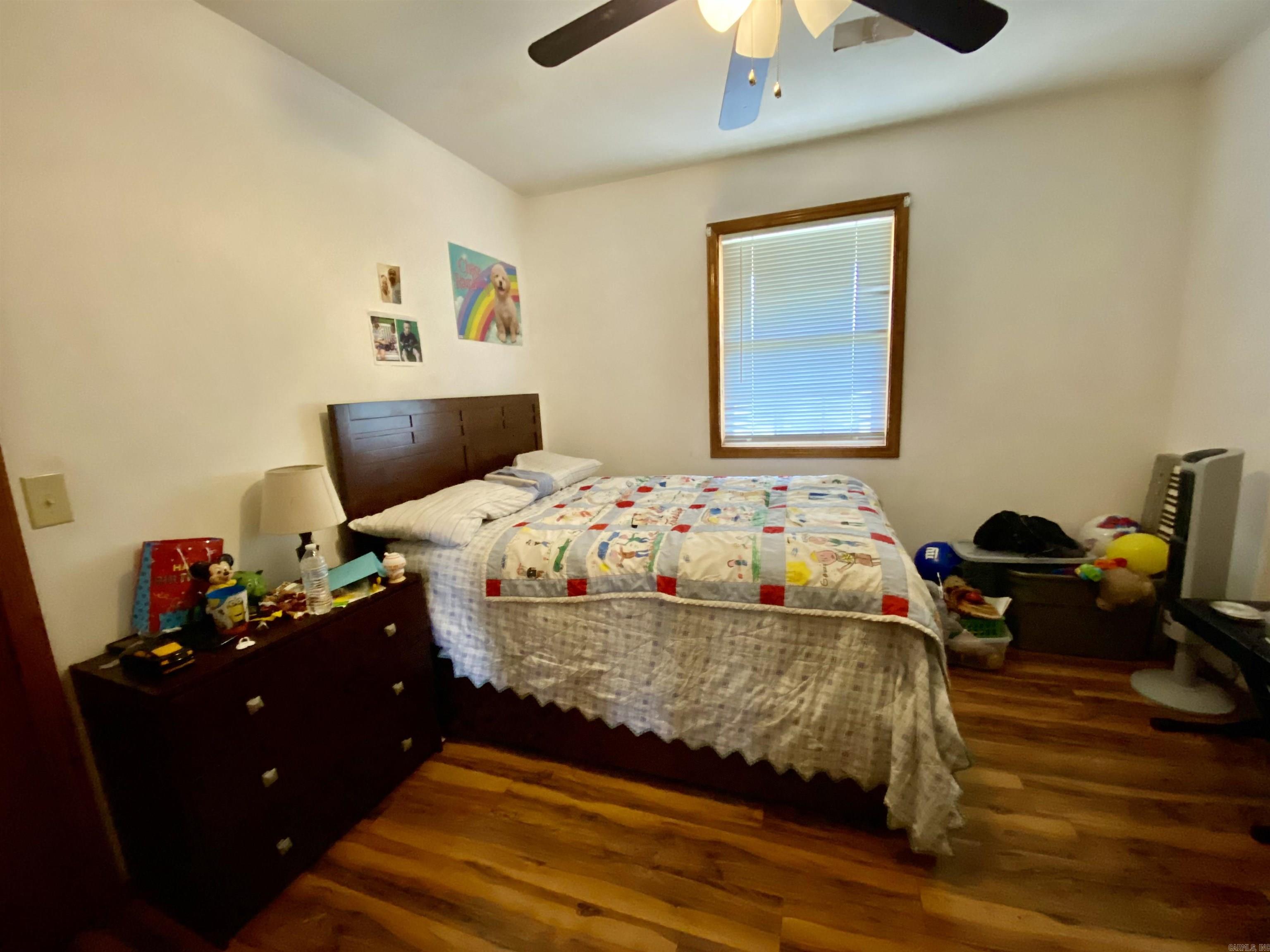 COUNTRY ESTATES - Residential